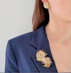 Golding Co. - Boucles d'oreilles et broche en or jaune 18 carats et diamants