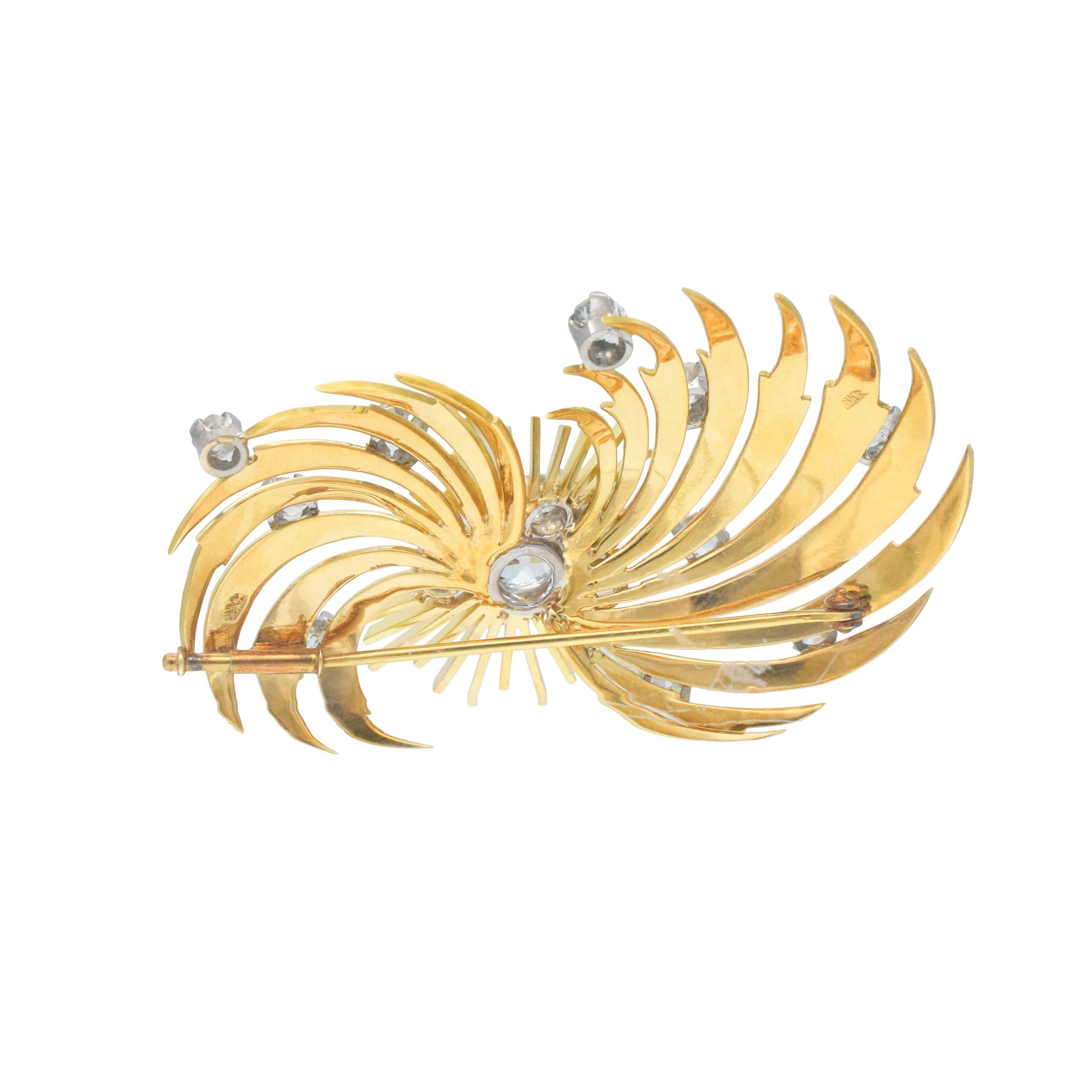 Set di orecchini e spille in oro giallo 18k e diamanti di Garrard & Co. in vendita 1