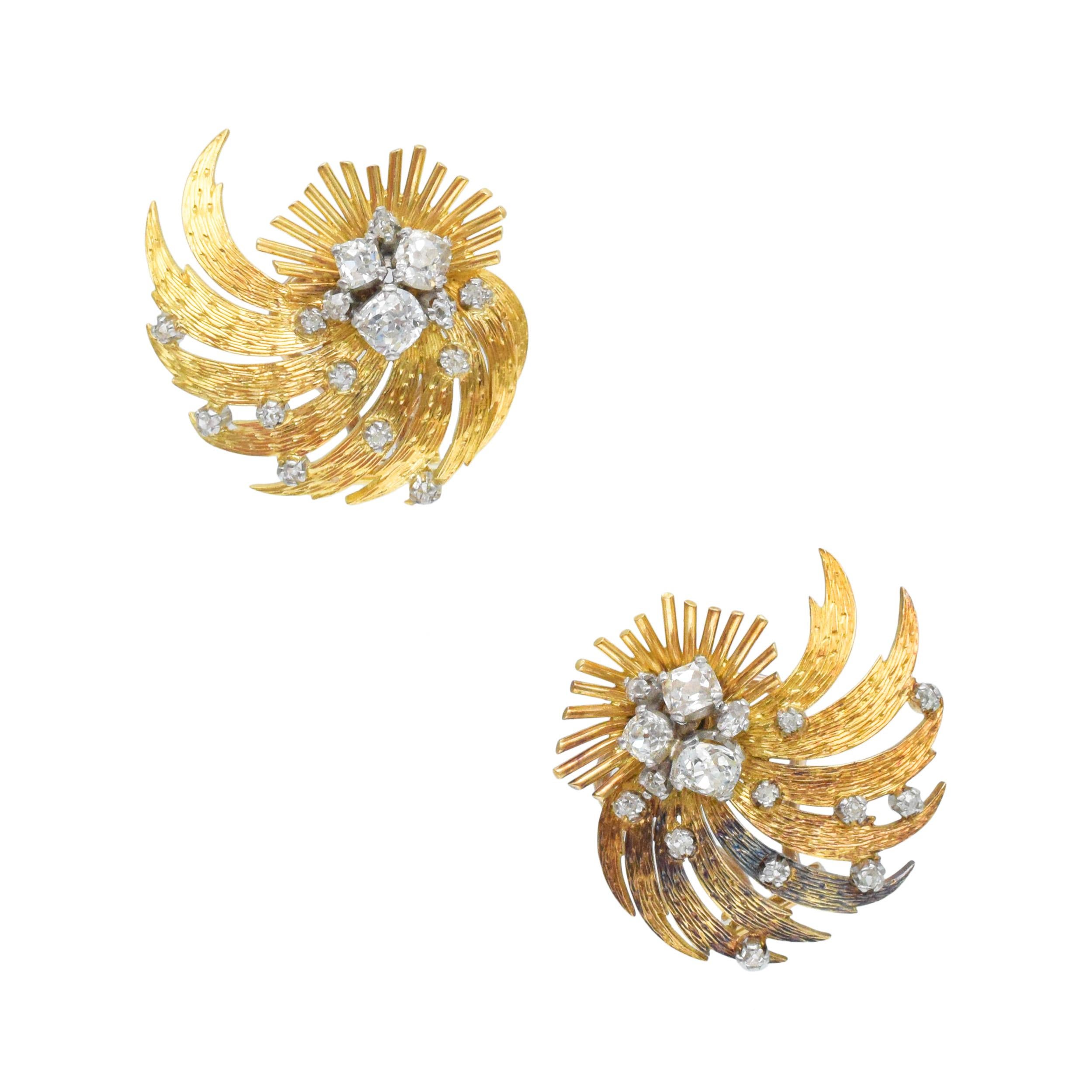Set di orecchini e spille in oro giallo 18k e diamanti di Garrard & Co. in vendita 3