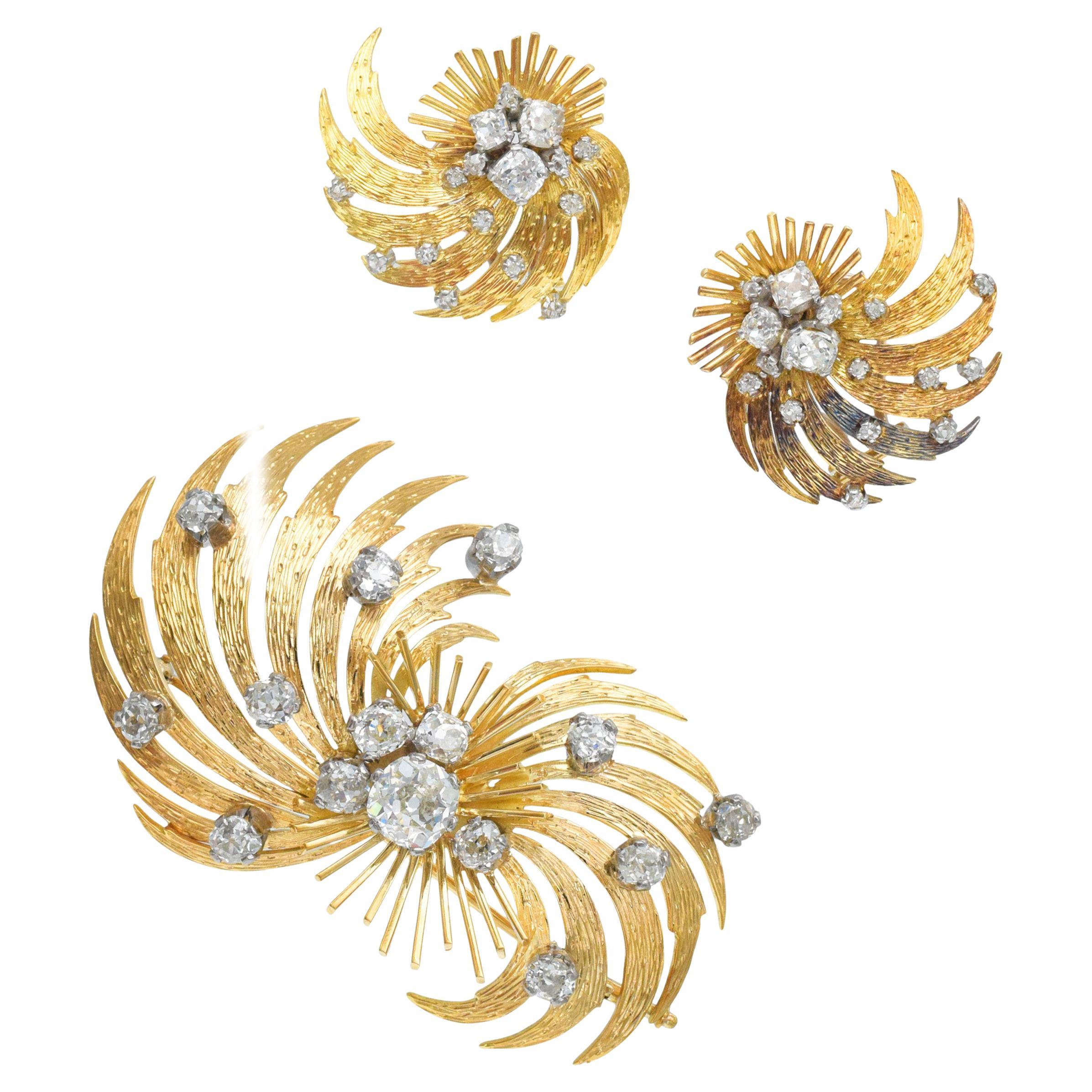 Set di orecchini e spille in oro giallo 18k e diamanti di Garrard 
Co. in vendita