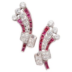 GARRARD & CO Clips d'oreilles Art déco 1930, diamants et rubis 4,38 carats VS
