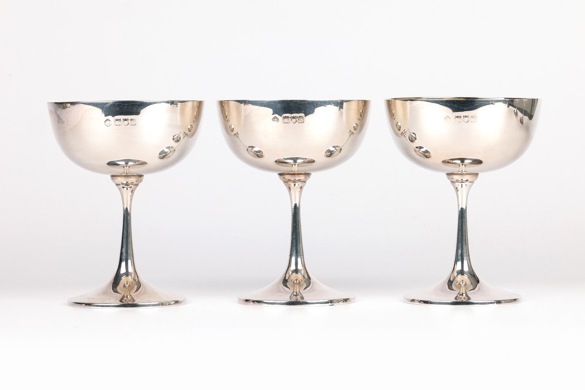 Garrard & Co Juego de seis copas de plata Art Nouveau de Hancocks & Co. Inglés en venta