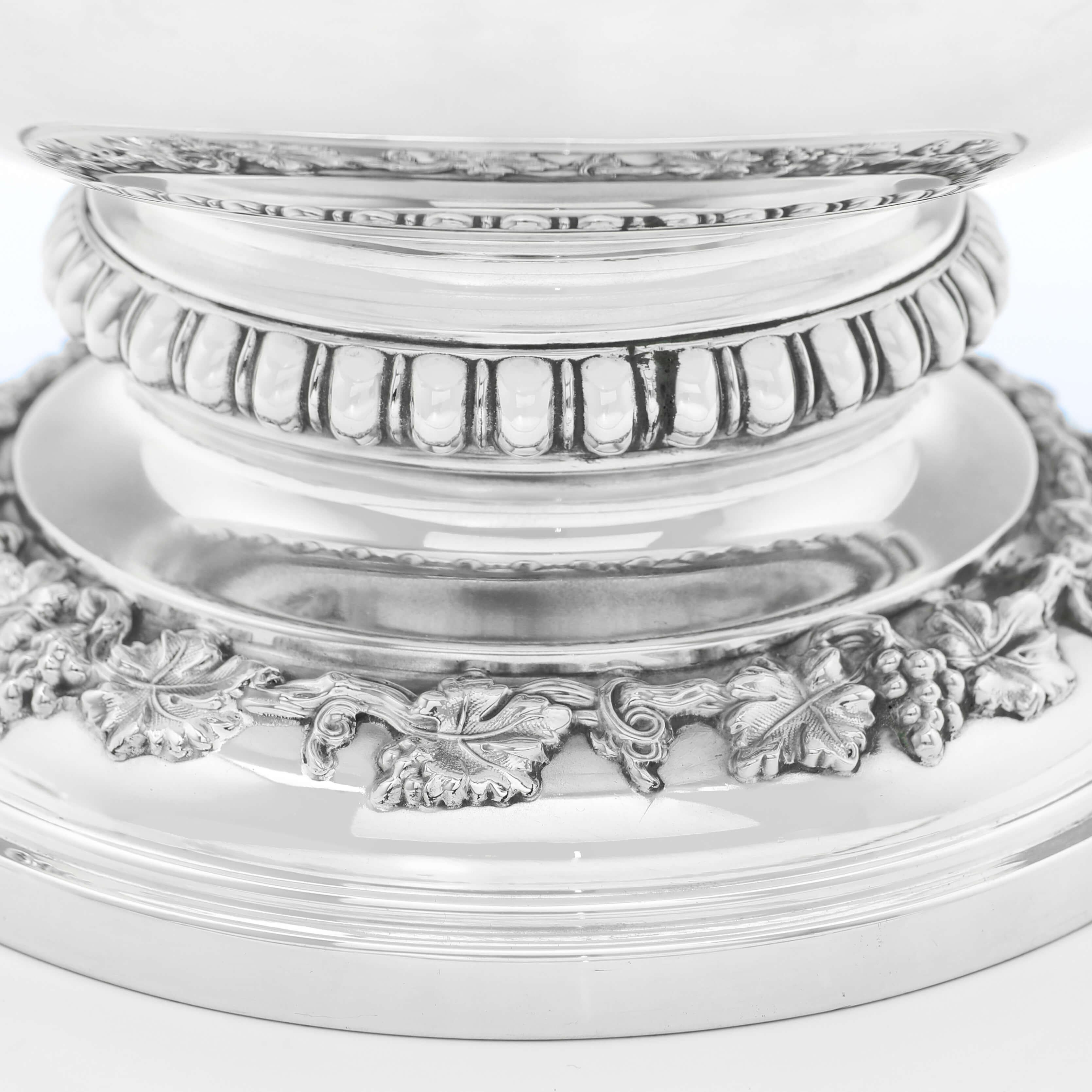 Late 20th Century Garrard & Co. - Sterling Silver Wine Coolers - 5.5kg - Hallmarked in 1973 For Sale