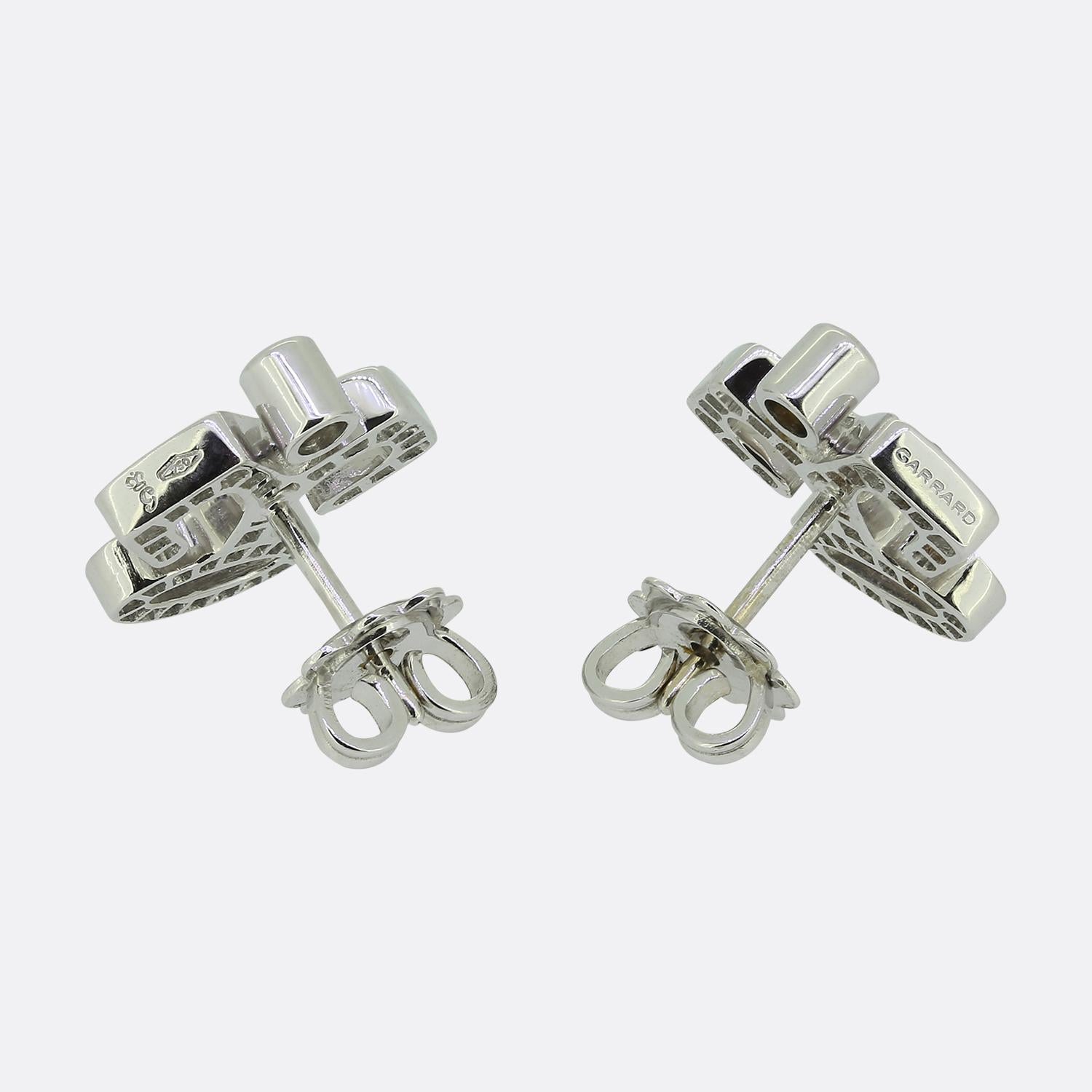 Garrard Diamond Cluster Earrings In Good Condition For Sale In London, GB