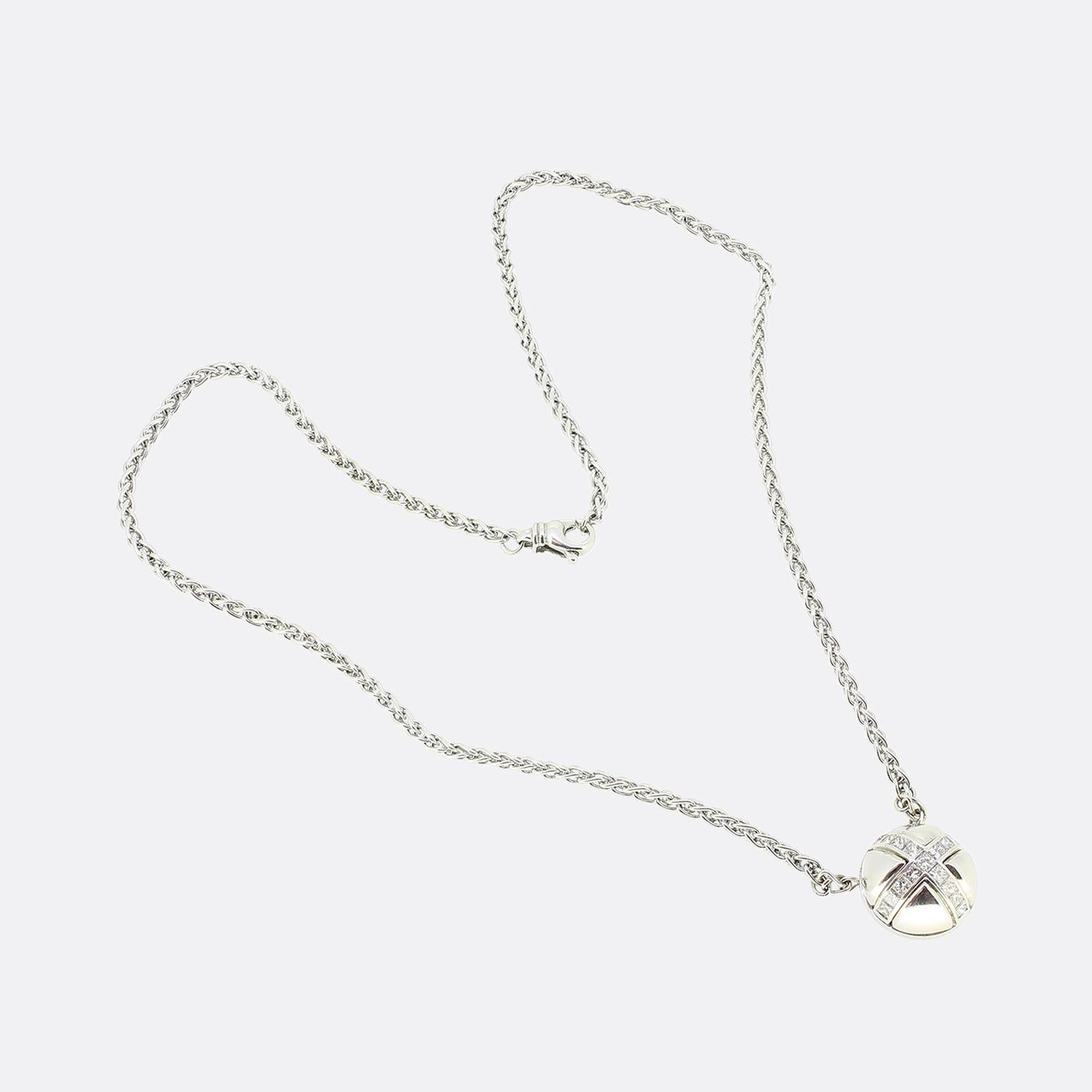 Garrard Diamond Pendant Necklace In Good Condition For Sale In London, GB