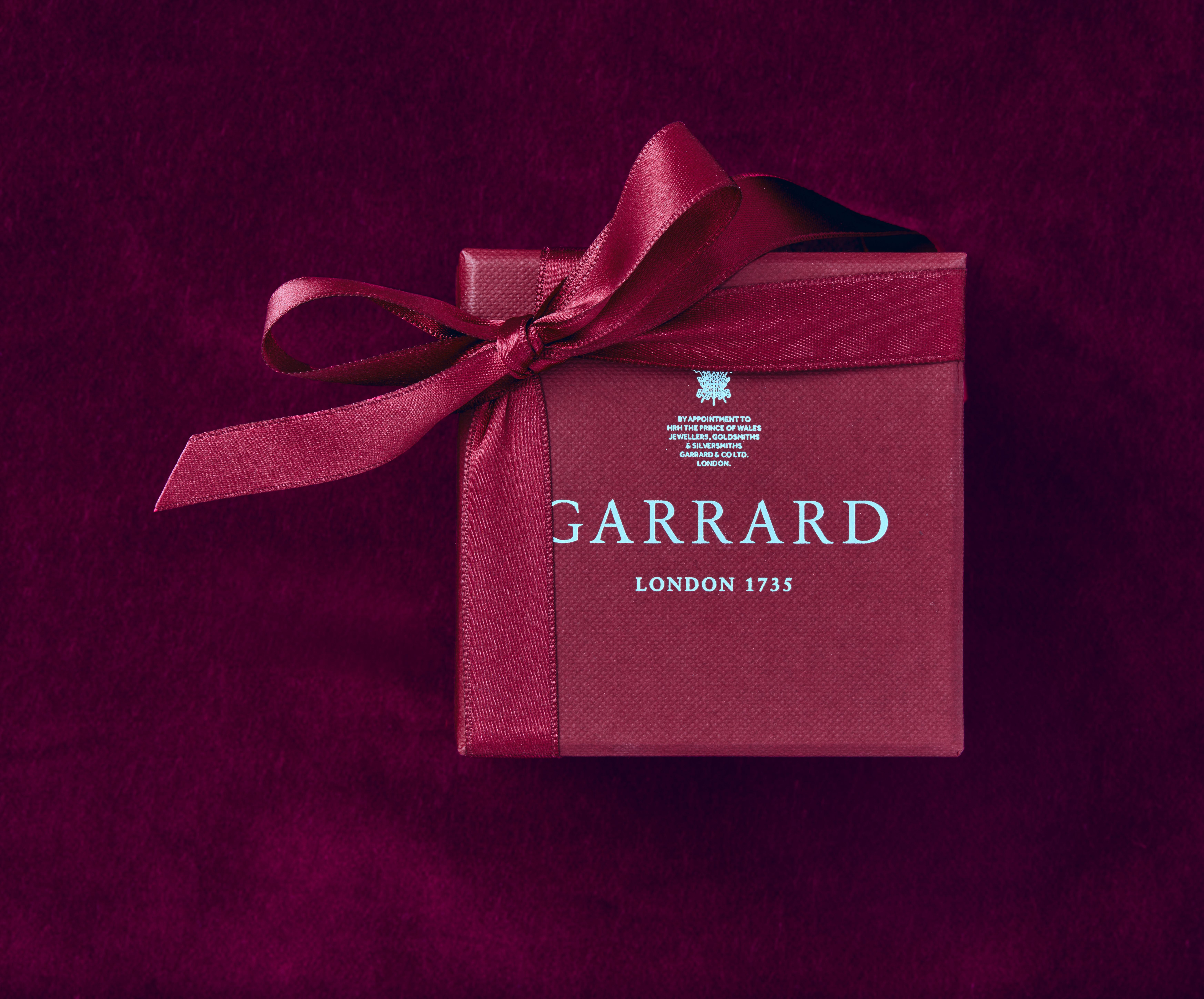 Garrard Fanfare 18 Karat White Gold Pendant White Diamond & Mother of Pearl In New Condition In London, London