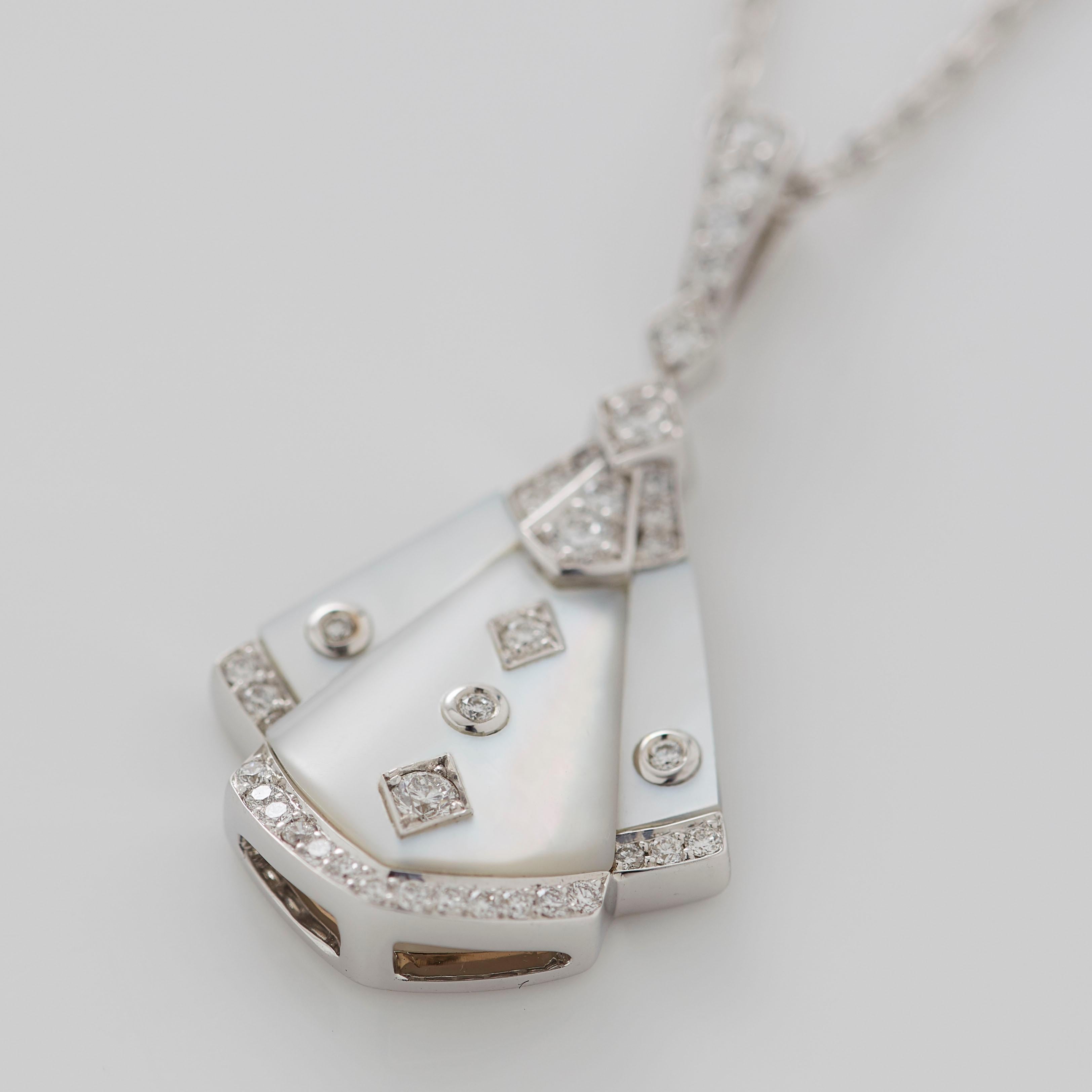 Garrard 'Fanfare' 18 Karat White Gold White Diamond Mother of Pearl Pendant In New Condition In London, London
