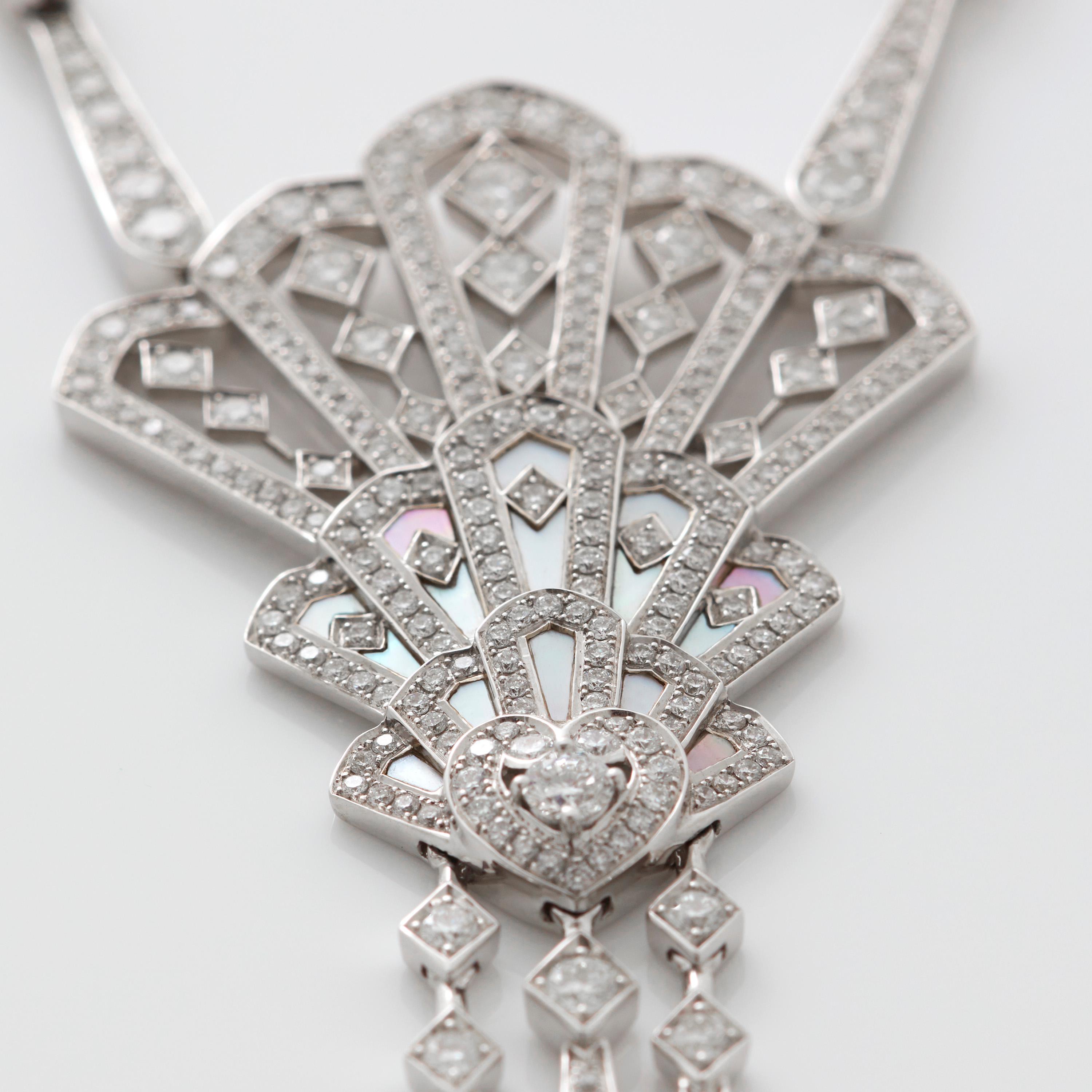 Garrard 'Fanfare' Cascade 18 Karat Gold Diamond and Mother of Pearl Necklace im Zustand „Neu“ in London, London