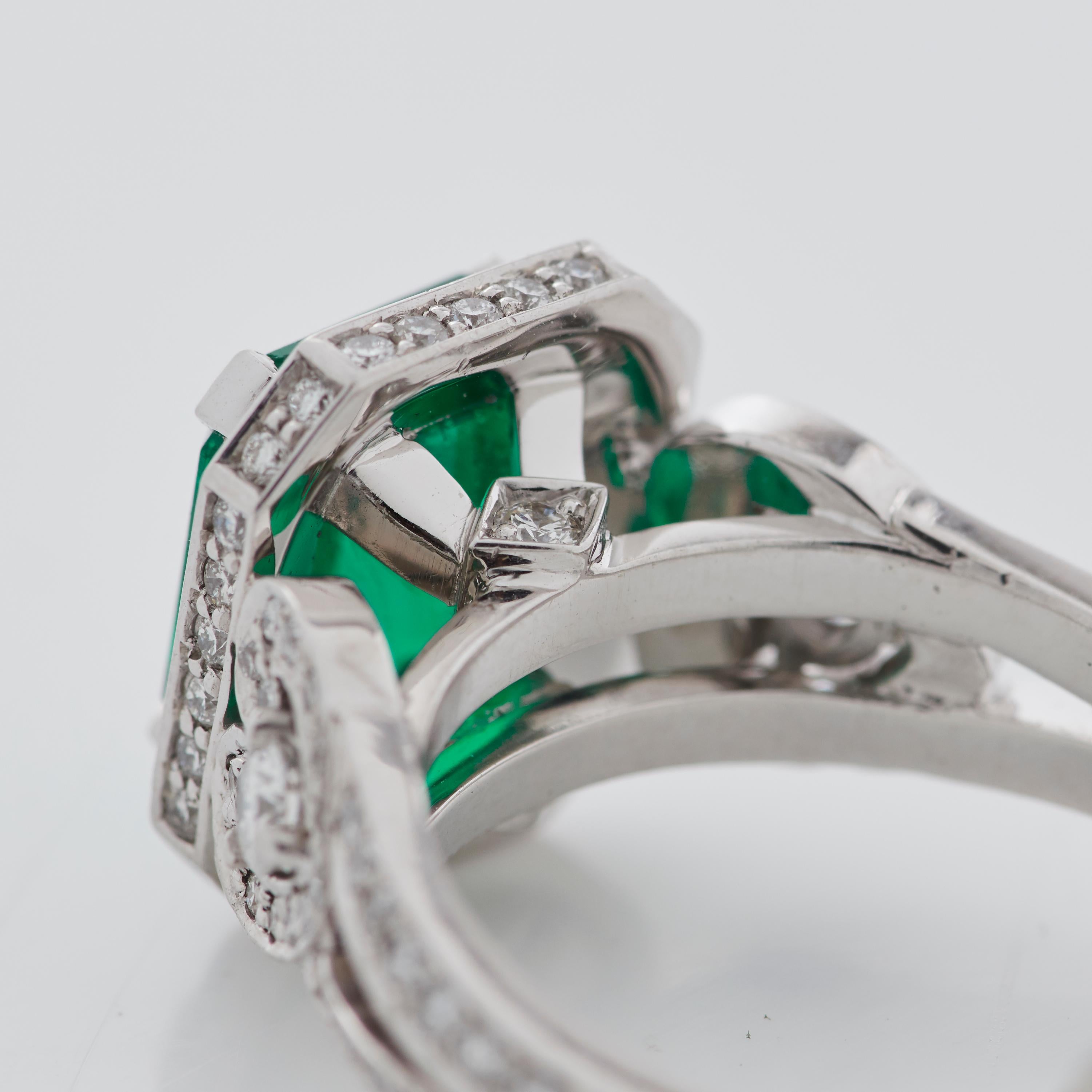 Garrard 18 Karat White Gold Gubelin Certified 3.03ct Emerald Cocktail Ring In New Condition For Sale In London, London