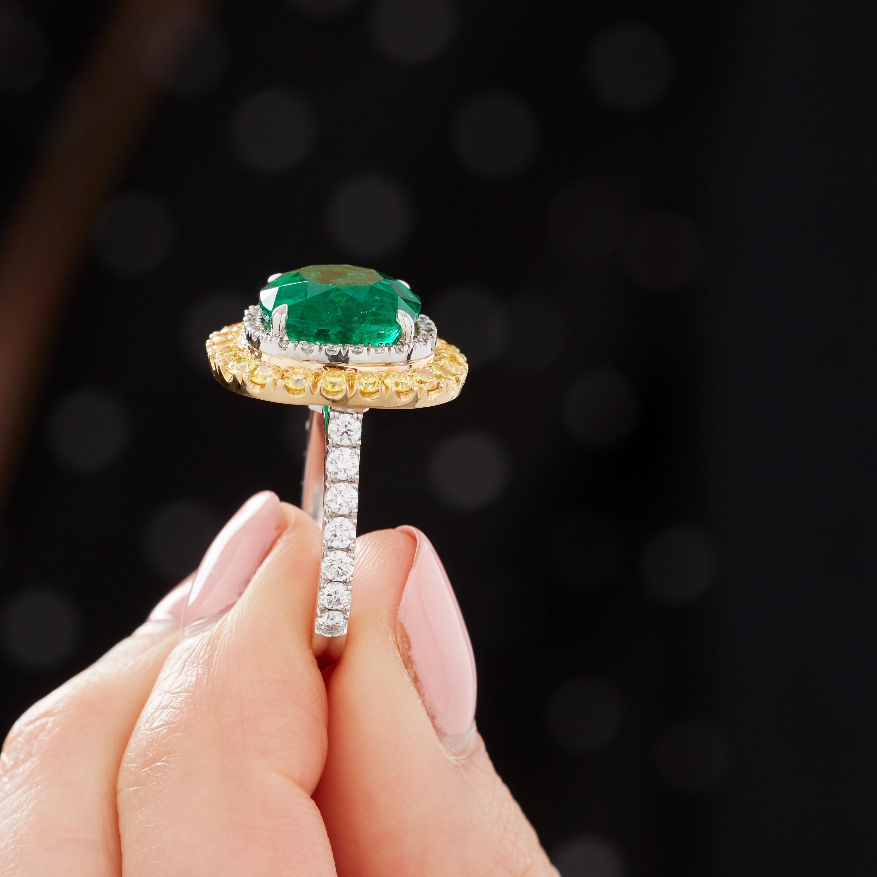 Women's Garrard Iconic Gubelin 6.70ct Colombian Emerald & Yellow Diamond Cocktail Ring For Sale