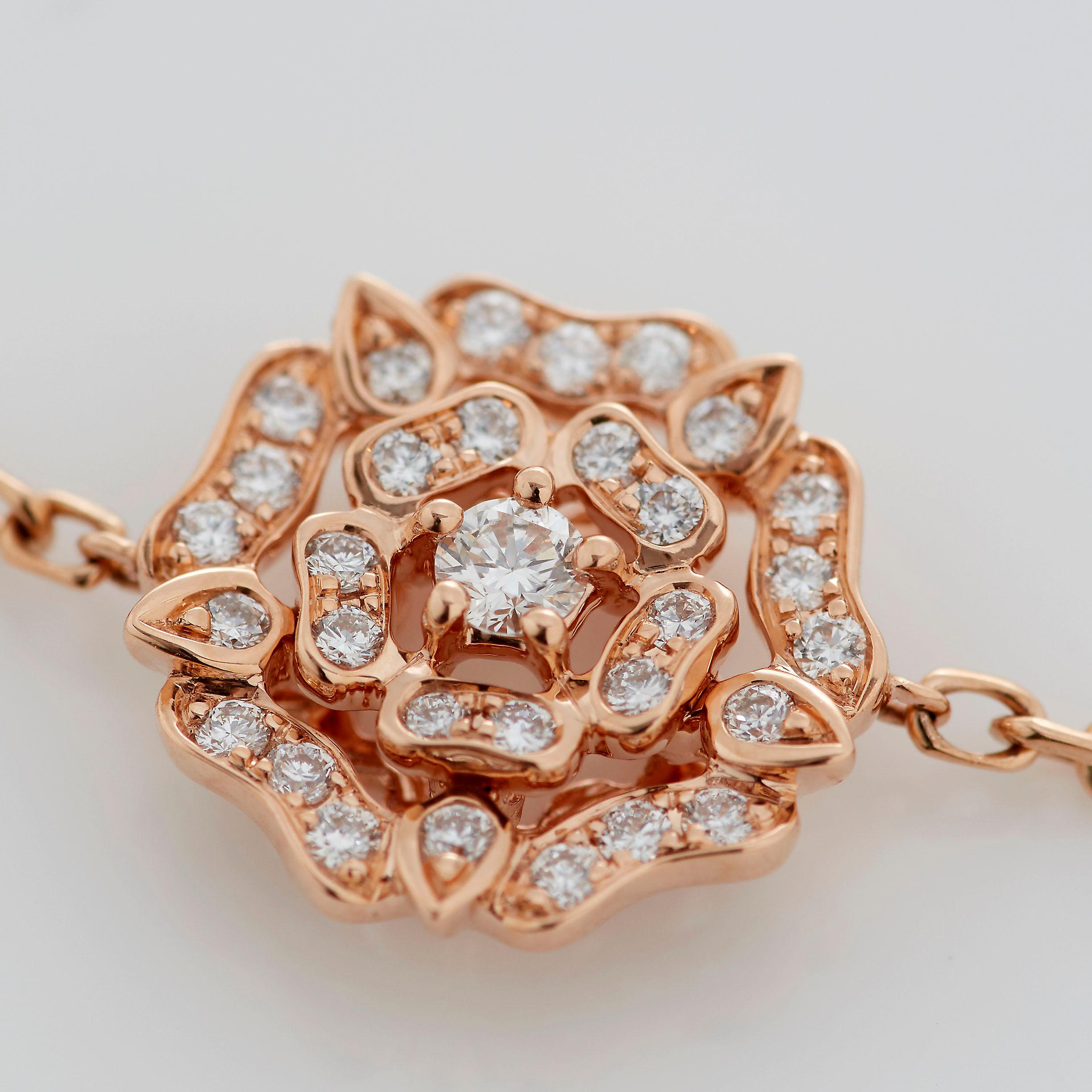 Modern Garrard 'Tudor Rose' 18 Karat Rose Gold Round White Diamond Bracelet For Sale