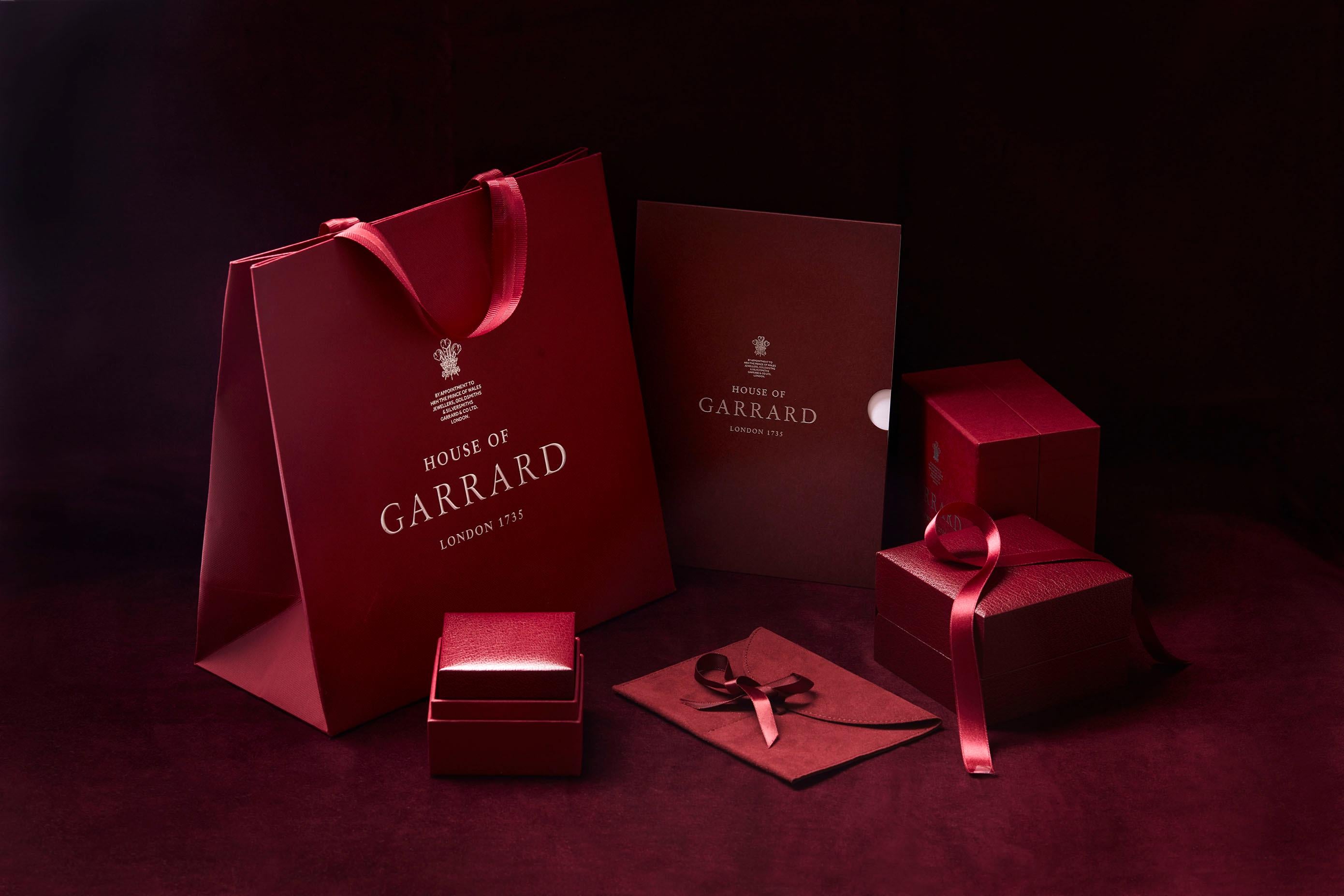 Women's Garrard 'Tudor Rose' 18 Karat White Gold Diamond Pendant For Sale