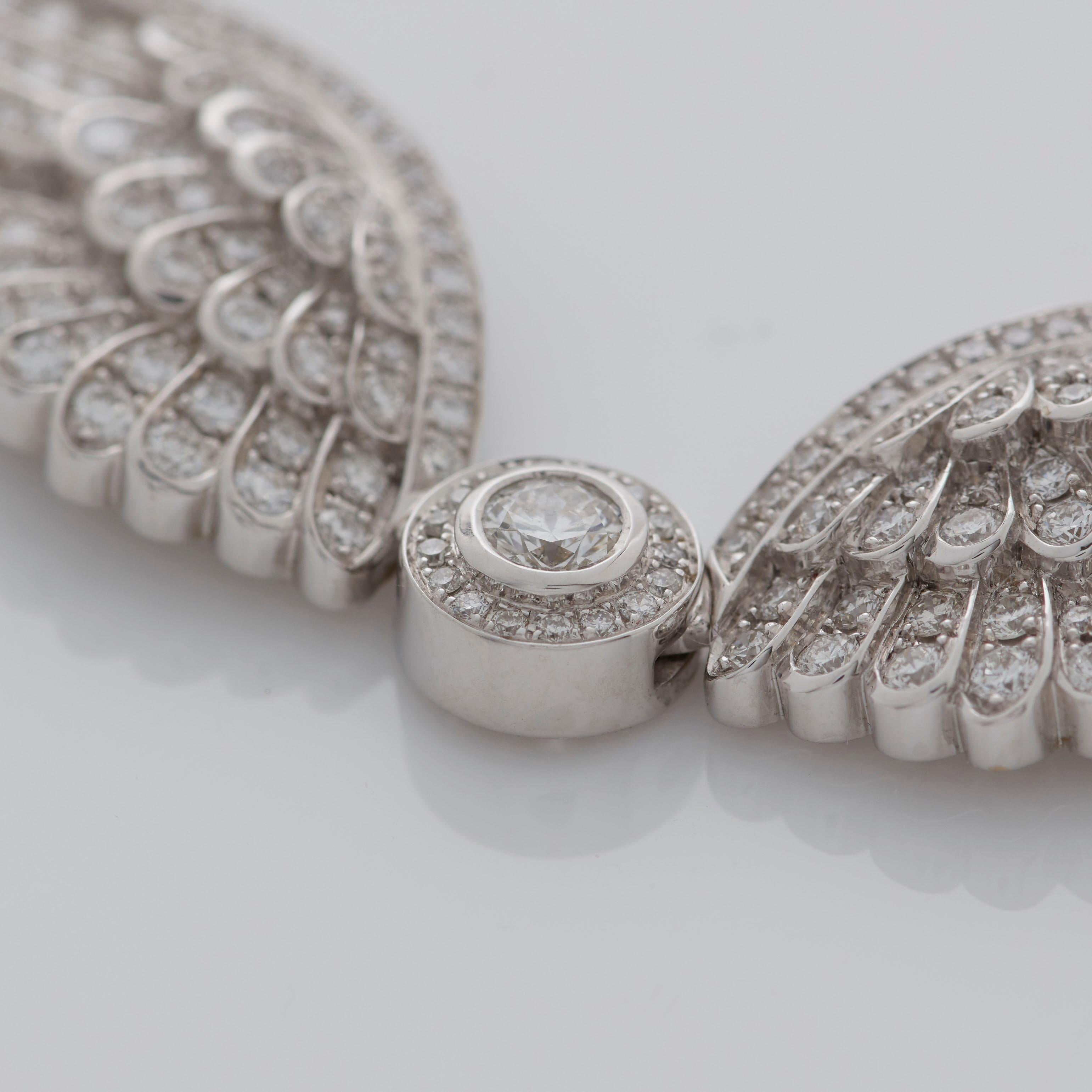 Round Cut Garrard 'Wings Classic' 1.85cts White Diamond Necklace For Sale
