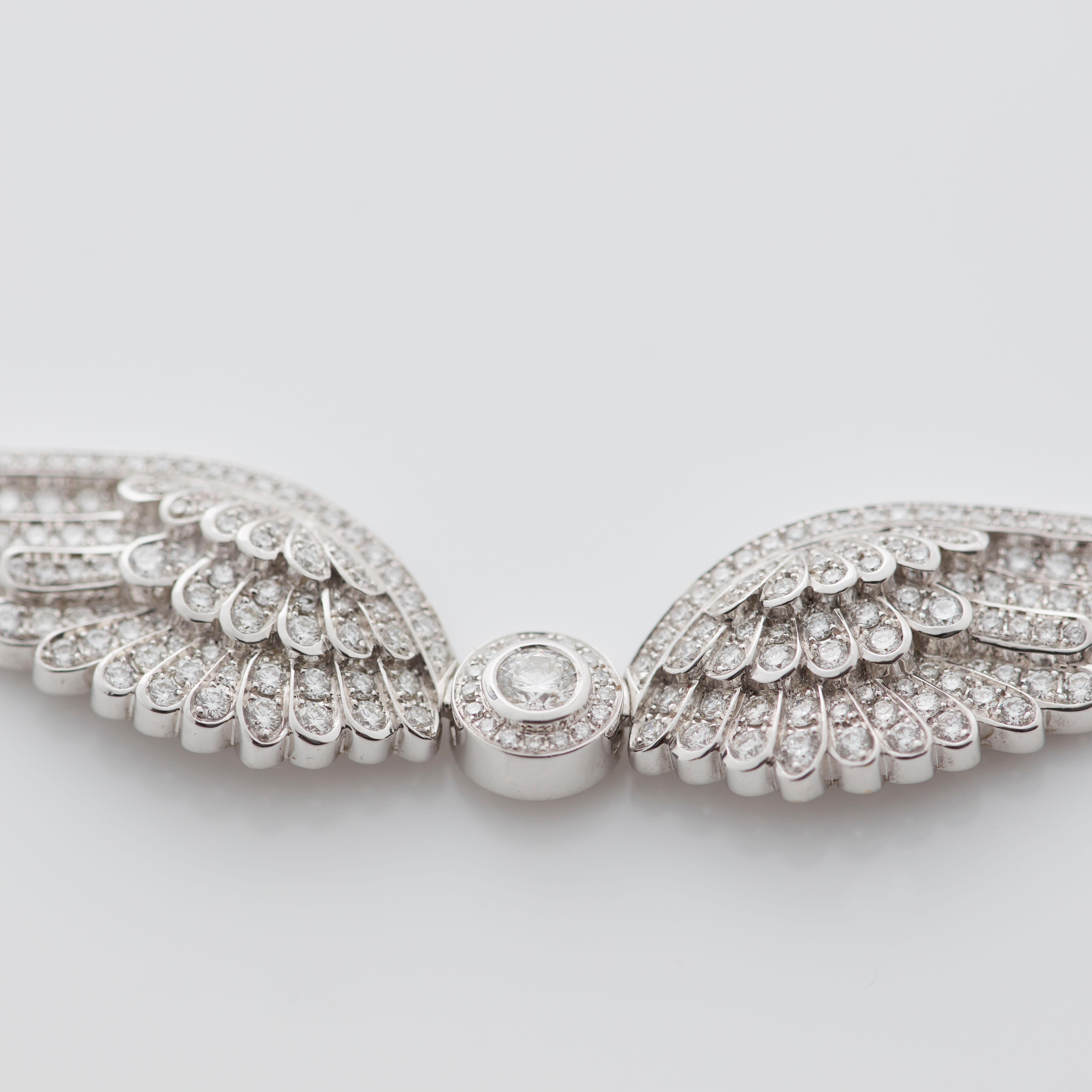 Garrard 'Wings Classic' 1.85cts White Diamond Necklace In New Condition For Sale In London, London