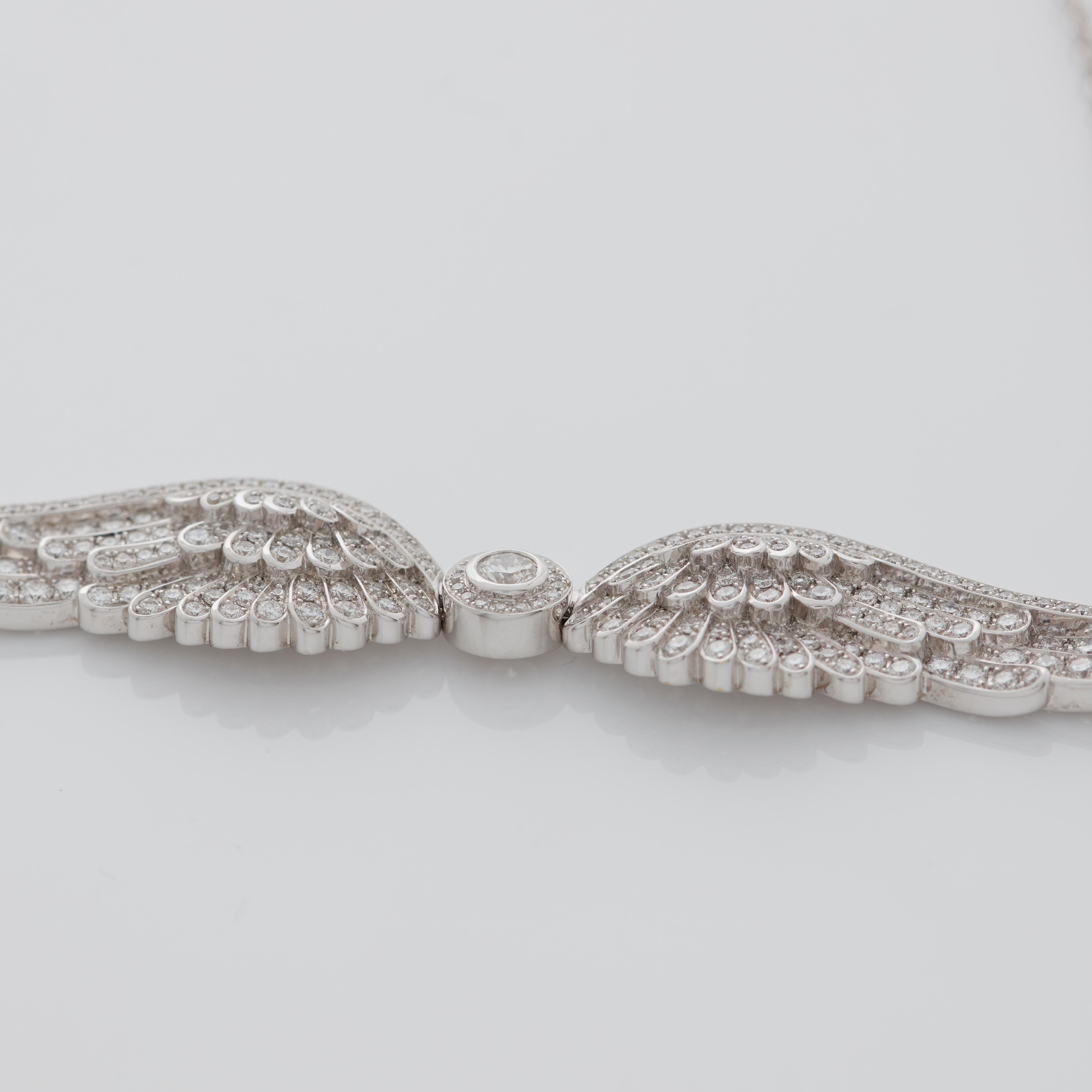Garrard 'Wings Classic' 1.85cts White Diamond Necklace For Sale 1