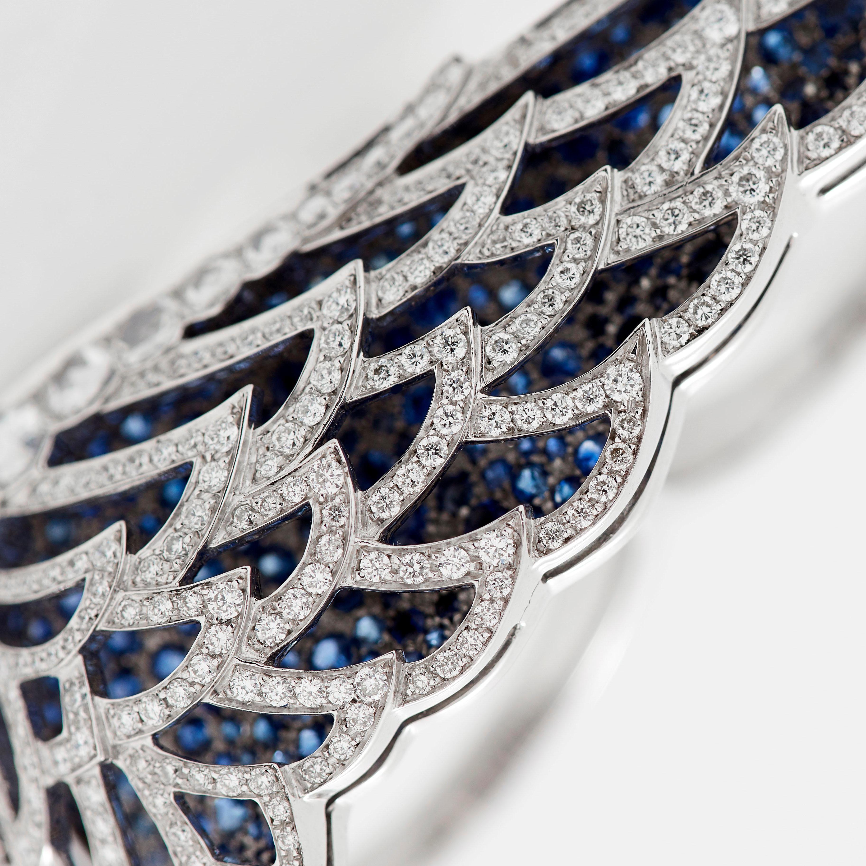Garrard 'Wings Lace' 18 Karat White Gold White Diamond and Sapphire Double Ring In New Condition For Sale In London, London