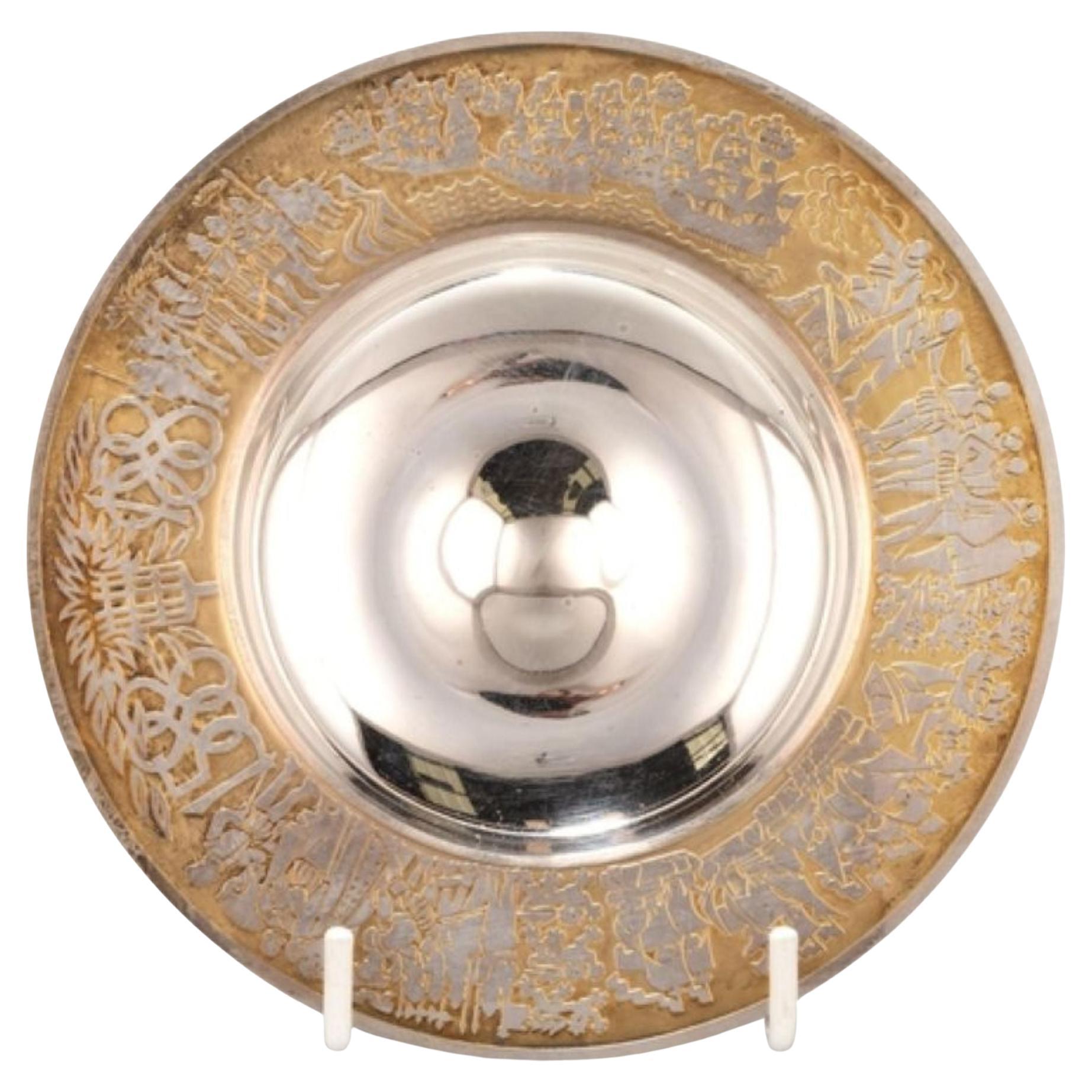 Plat « armada » de Garrards argenté/argenté doré commémorant la armada espagnole 400 ans en vente