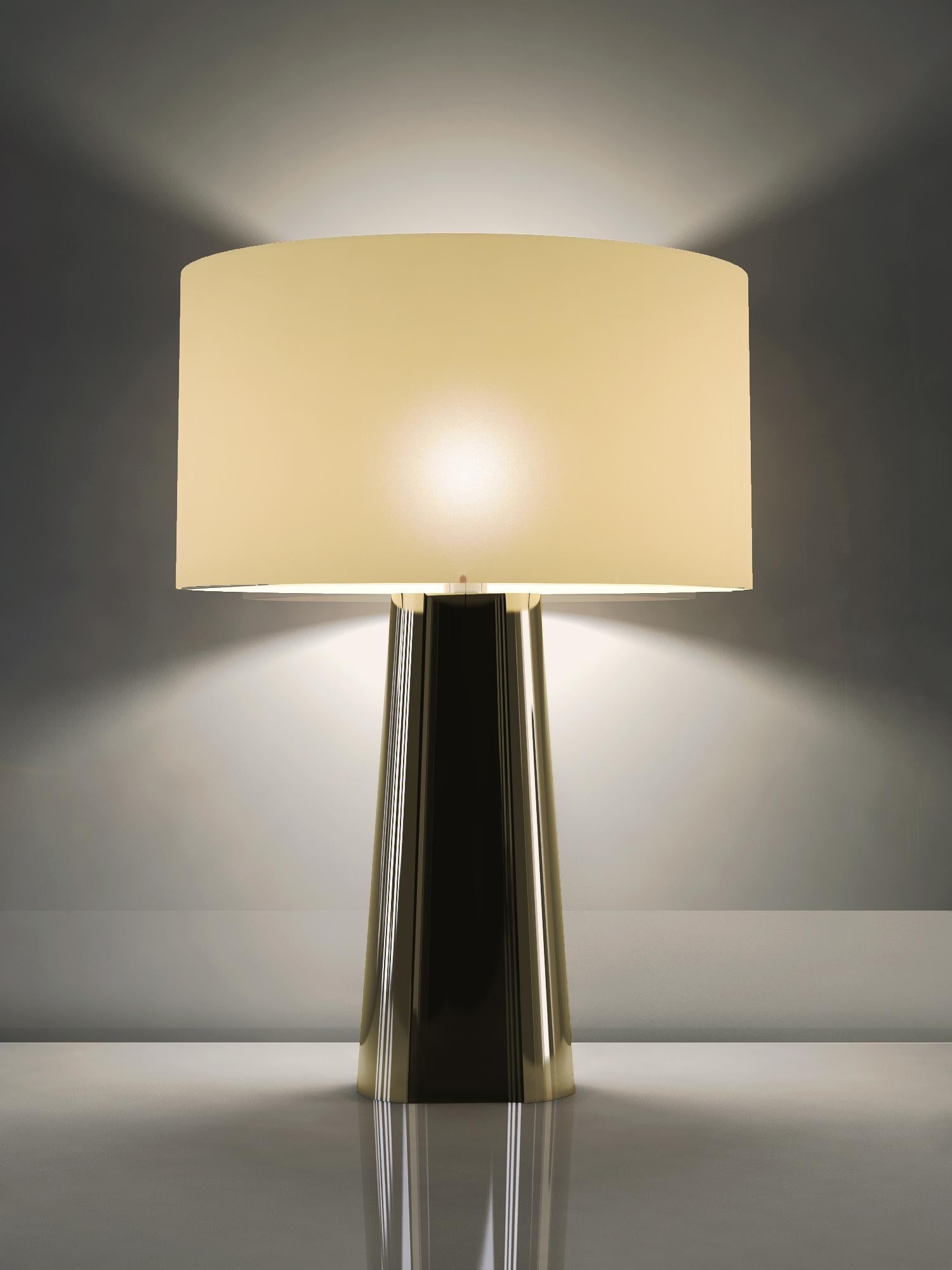 Modern Garrido Concave Table Lamp in 24 Karat Champagne Gold Finish For Sale