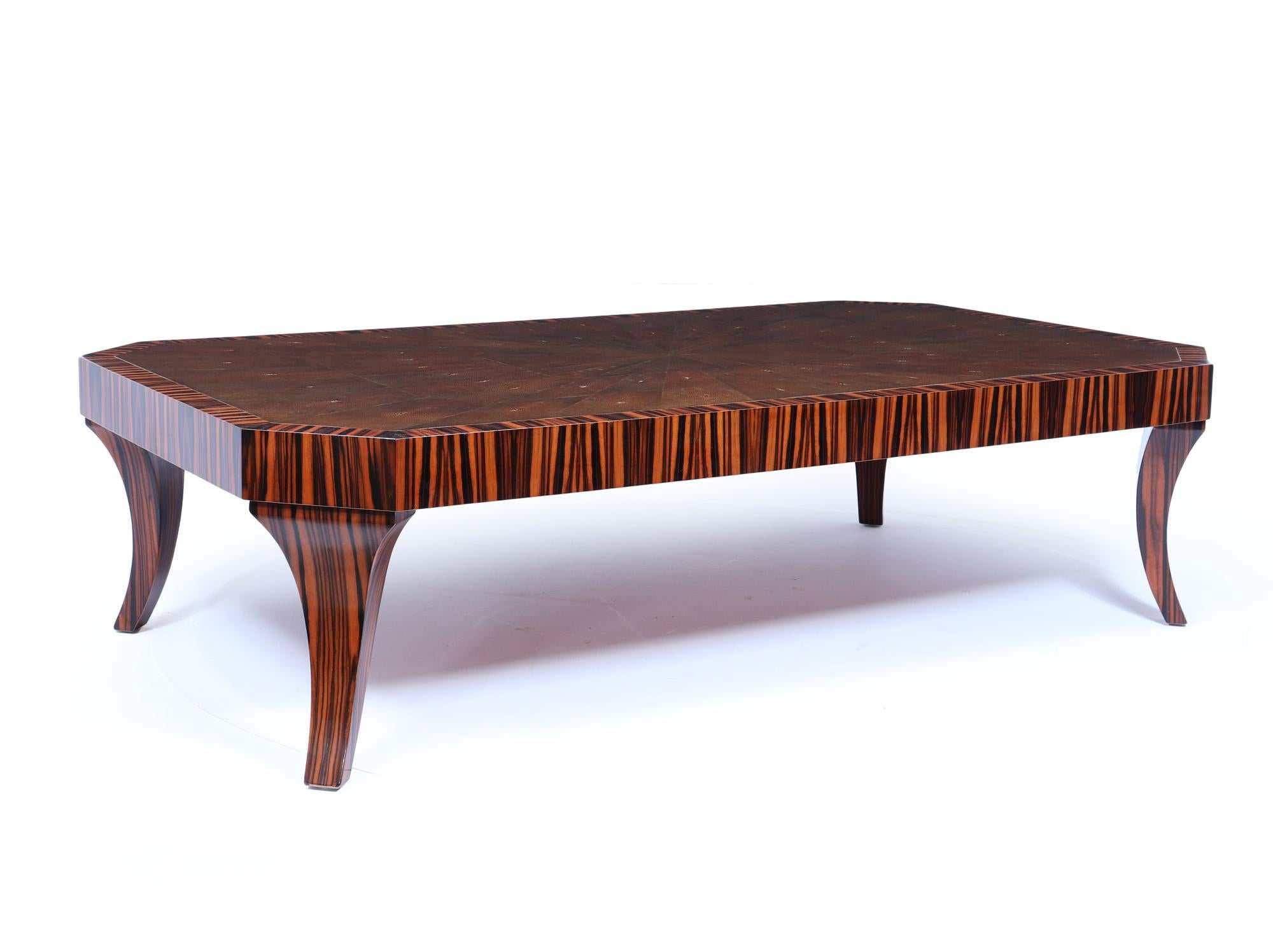 Art déco Table basse Garrison Rousseau en macassar et galuchat en vente