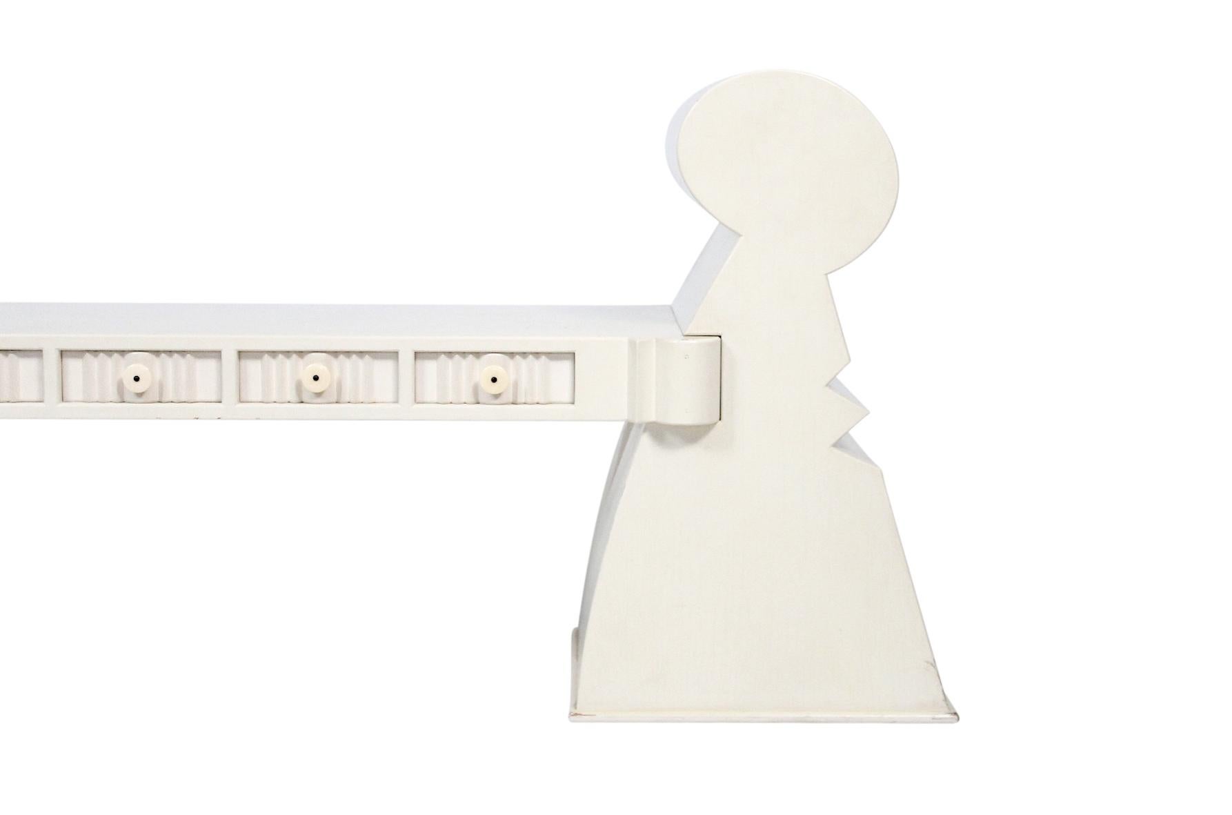 Garry Knox Bennett Skulpturale „Whistling Bench“ aus Garry (20. Jahrhundert) im Angebot