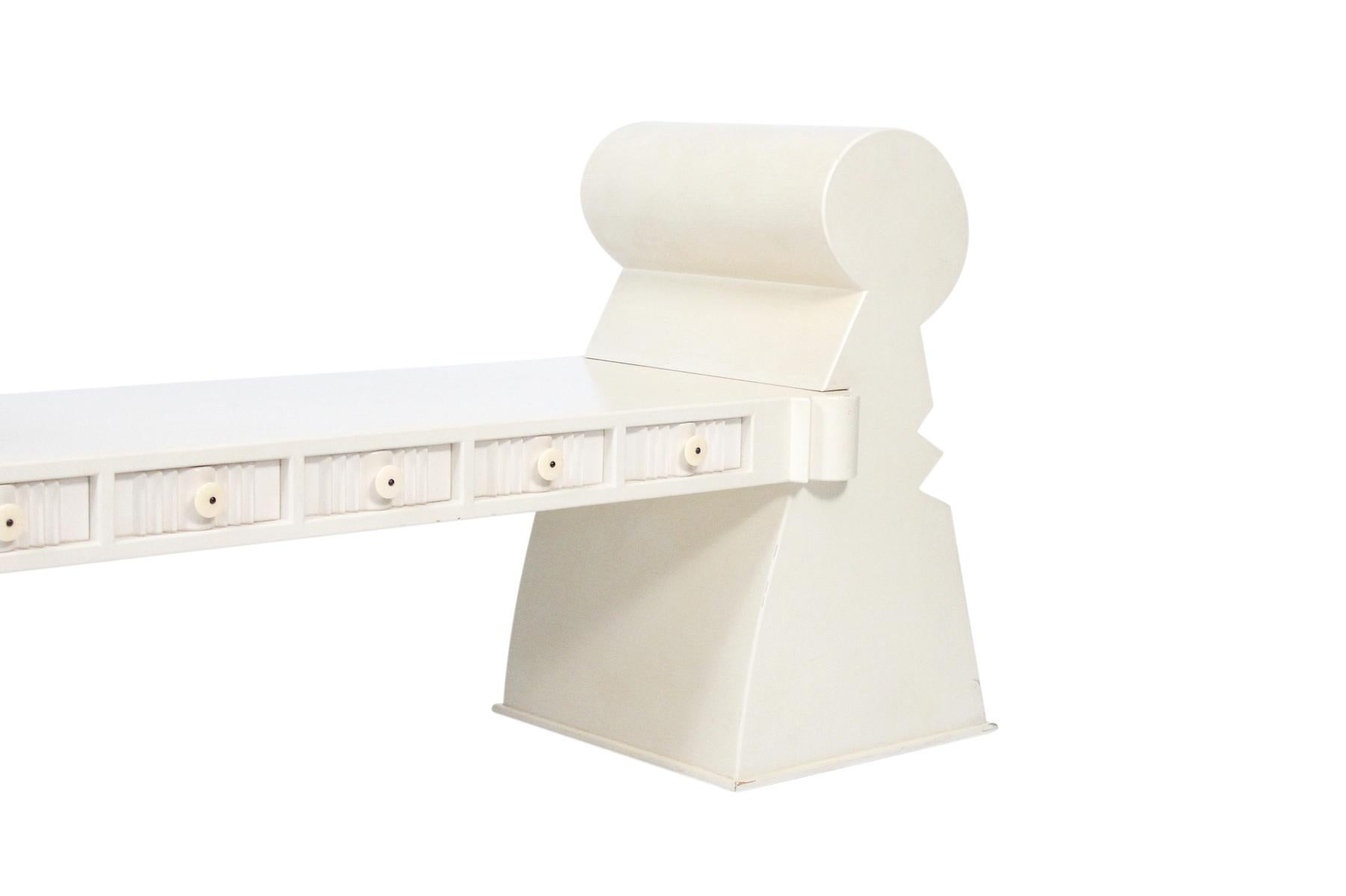 Garry Knox Bennett Skulpturale „Whistling Bench“ aus Garry (Holz) im Angebot