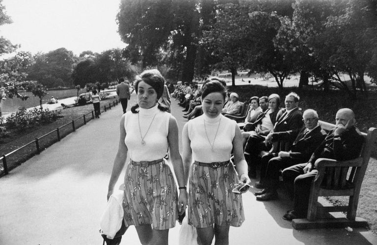 Garry Winogrand Art - 6 For Sale at 1stDibs | garry