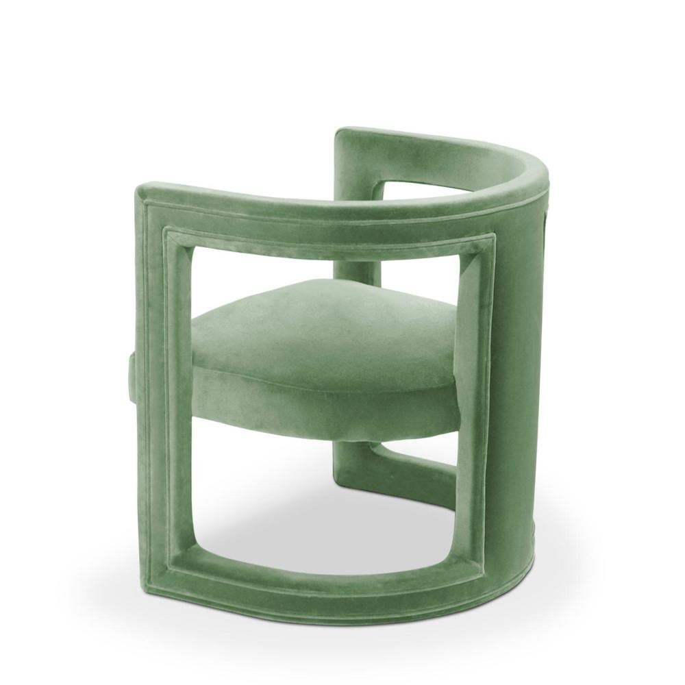 Armchair Gary with structure in solid wood,
upholstered and covered with high quality
light green velvet. Also available with other 
color finish on request.