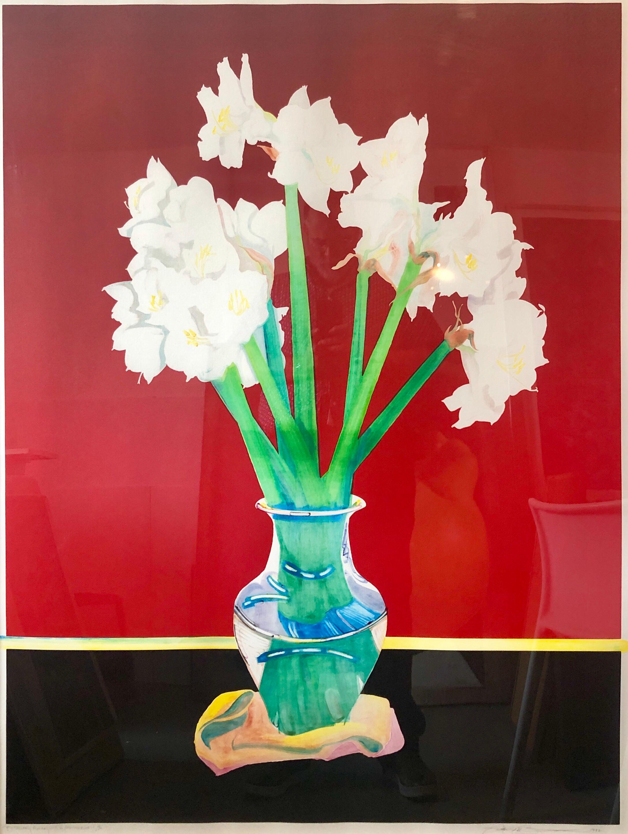 Gary Bukovnik Still-Life Print – Großes kühnes, farbenfrohes Monoprint-Gemälde, Blumengemälde in Vase, Februar Amaryllis-Blumen