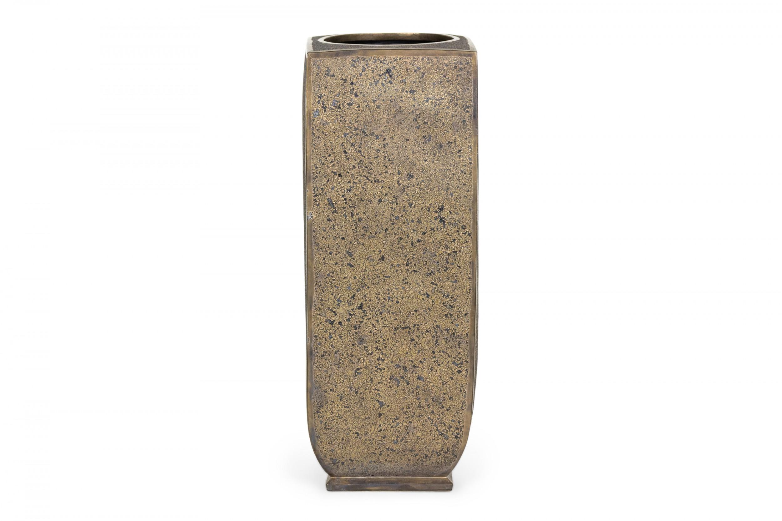 Ceramica Gary Dipasquale Vaso contemporaneo in ceramica a forma di cerchio e quadrato con smalto testurizzato in vendita