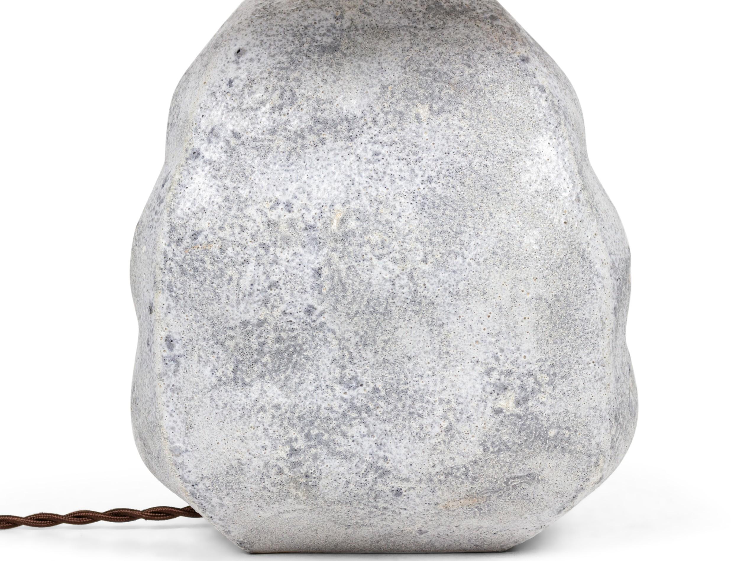 Gary DiPasquale Contemporary Gray Textured Ceramic Bulbous Form Table Lamp In Good Condition For Sale In Queens, NY