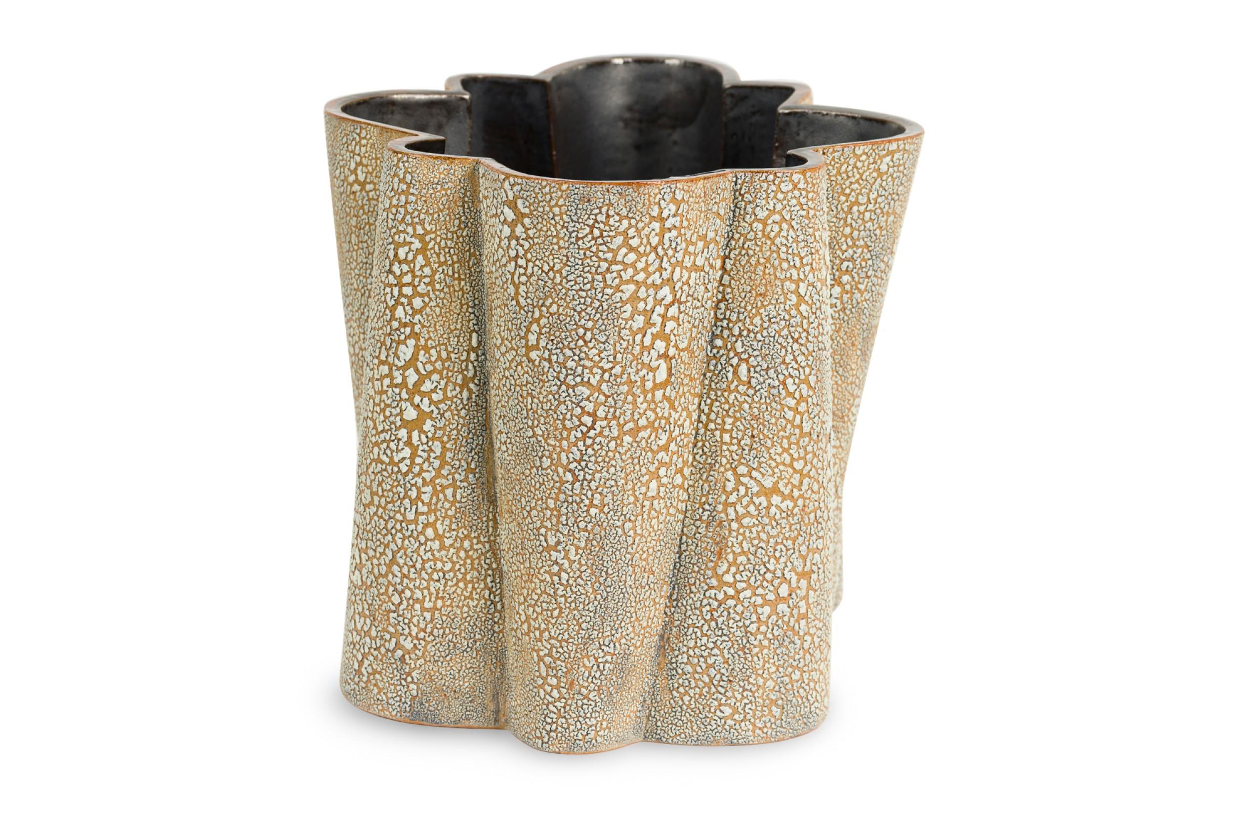 Gary Dipasquale Vaso contemporaneo a 8 lati a forma di lobo con esterno in corteccia bianca e interno nero
