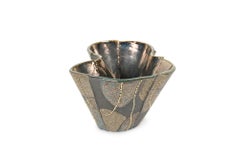 Gary DiPasquale Vasija baja asimétrica ondulada Esmalte texturado negro, blanco y gris