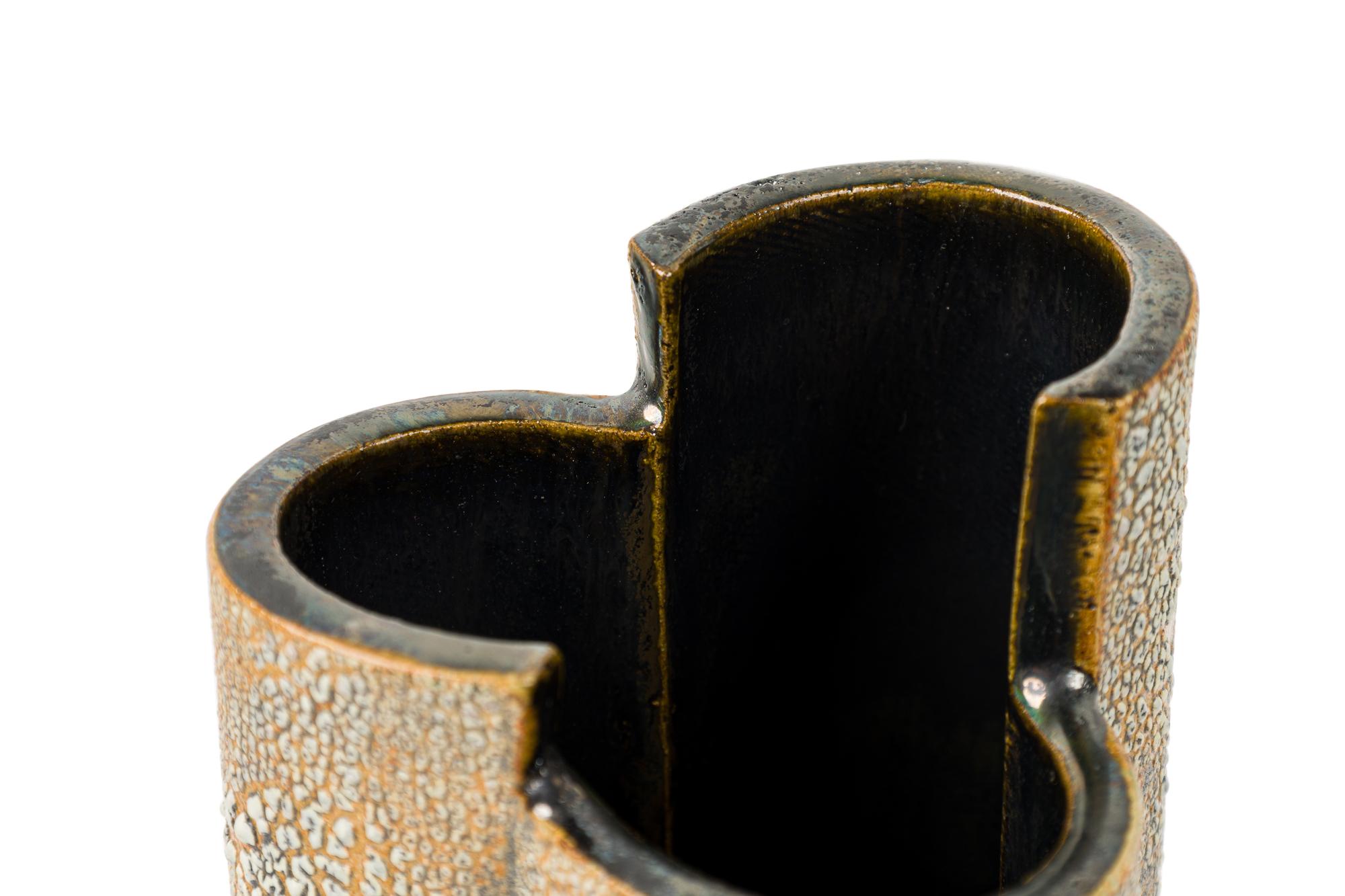 Gary Dipasquale Vaso alto a lobi e con piede nero metallizzato Esterno corteccia In condizioni buone in vendita a Queens, NY
