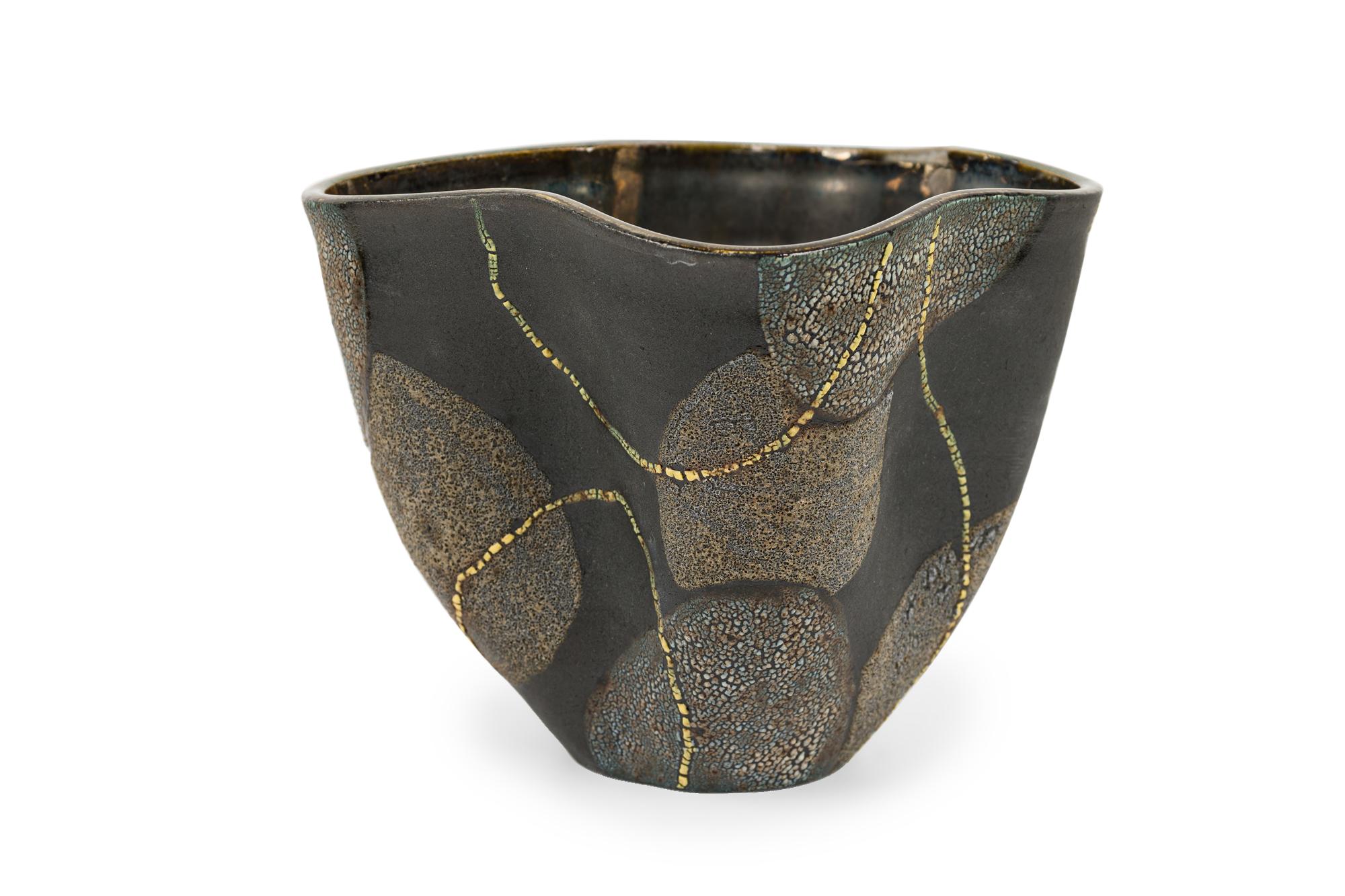 Moderno Gary Dipasquale Vaso lavorato a ruota Smalto con texture nera, bianca e grigia e astratto in vendita