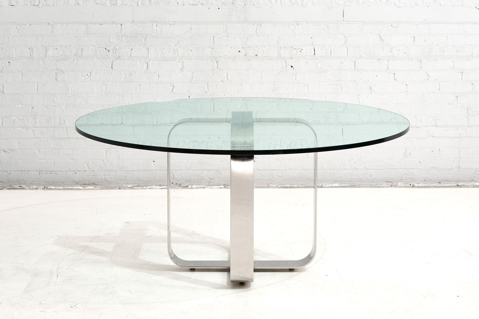 Table de salle à manger Gary Gutterman en acier inoxydable et verre, Axius Designs, 1970
Le verre a un diamètre de 60 pouces. Vous pouvez également y mettre la taille que vous souhaitez.