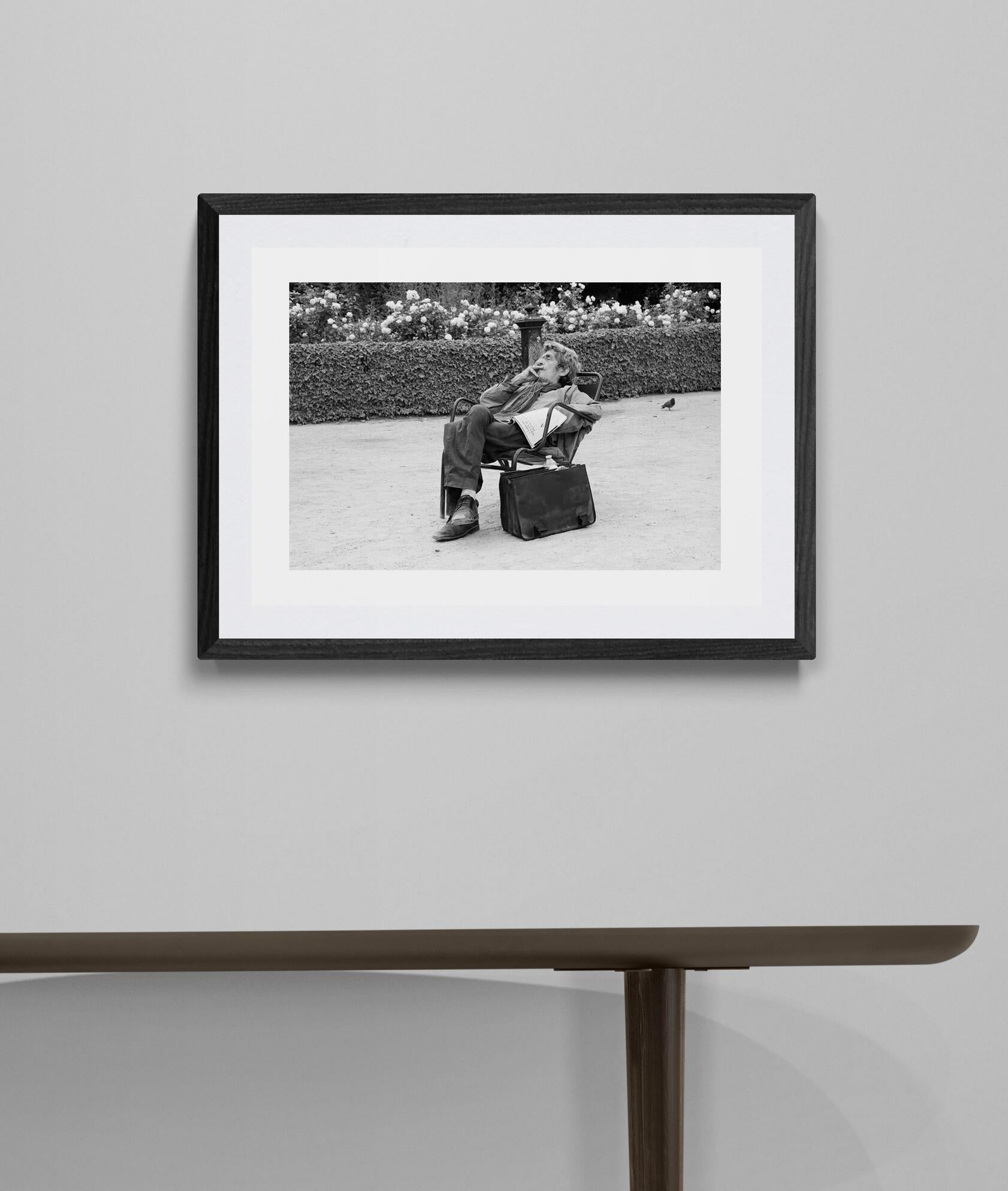 A limited edition (out of 25) black and white photographic print. Framed with a black or white box frame and floated to the backboard. The dimensions of 33.5 x 47.2 cm is that of the paper itself, excluding the size of the frame. Contact us for
