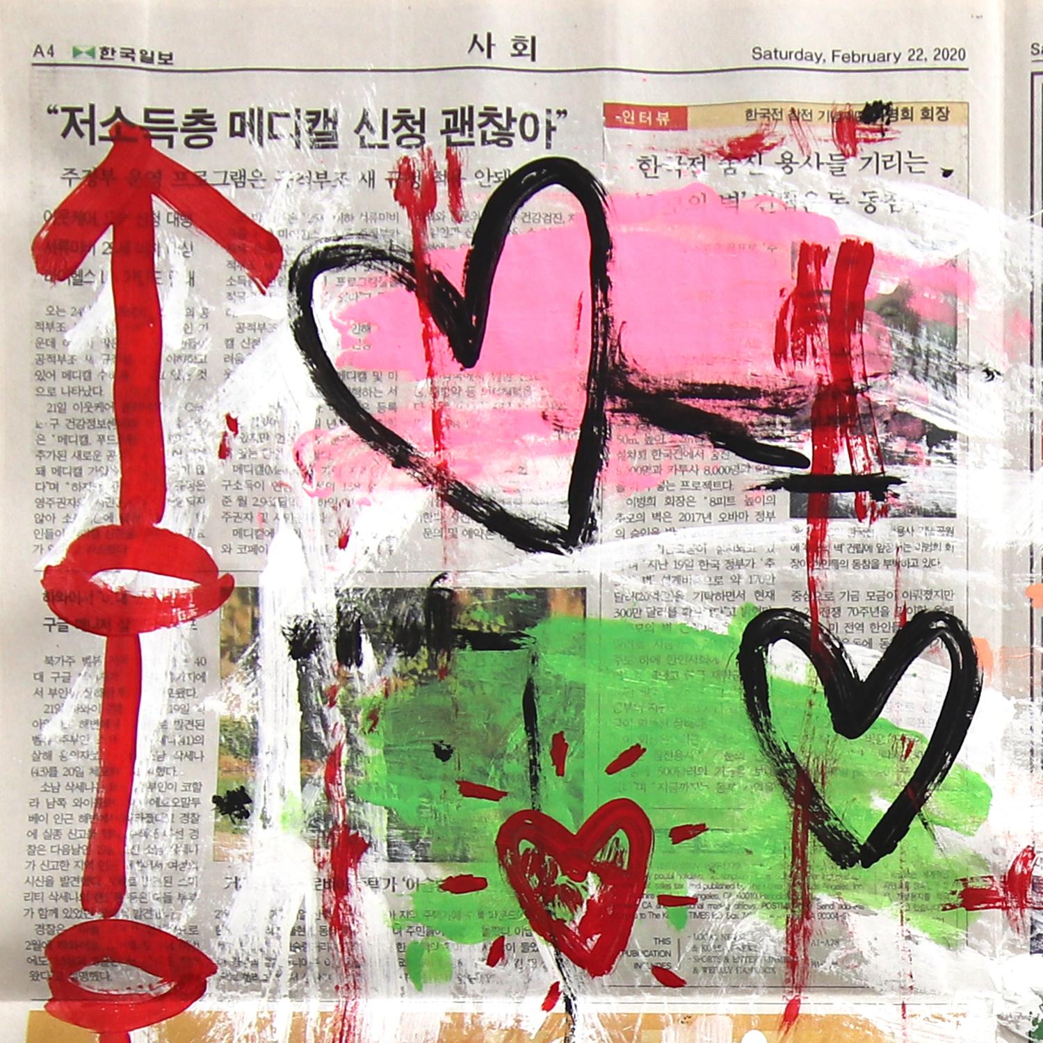 Colorful Love - Opera d'arte originale Pop Heart su carta da giornale di Gary Johns in vendita 1
