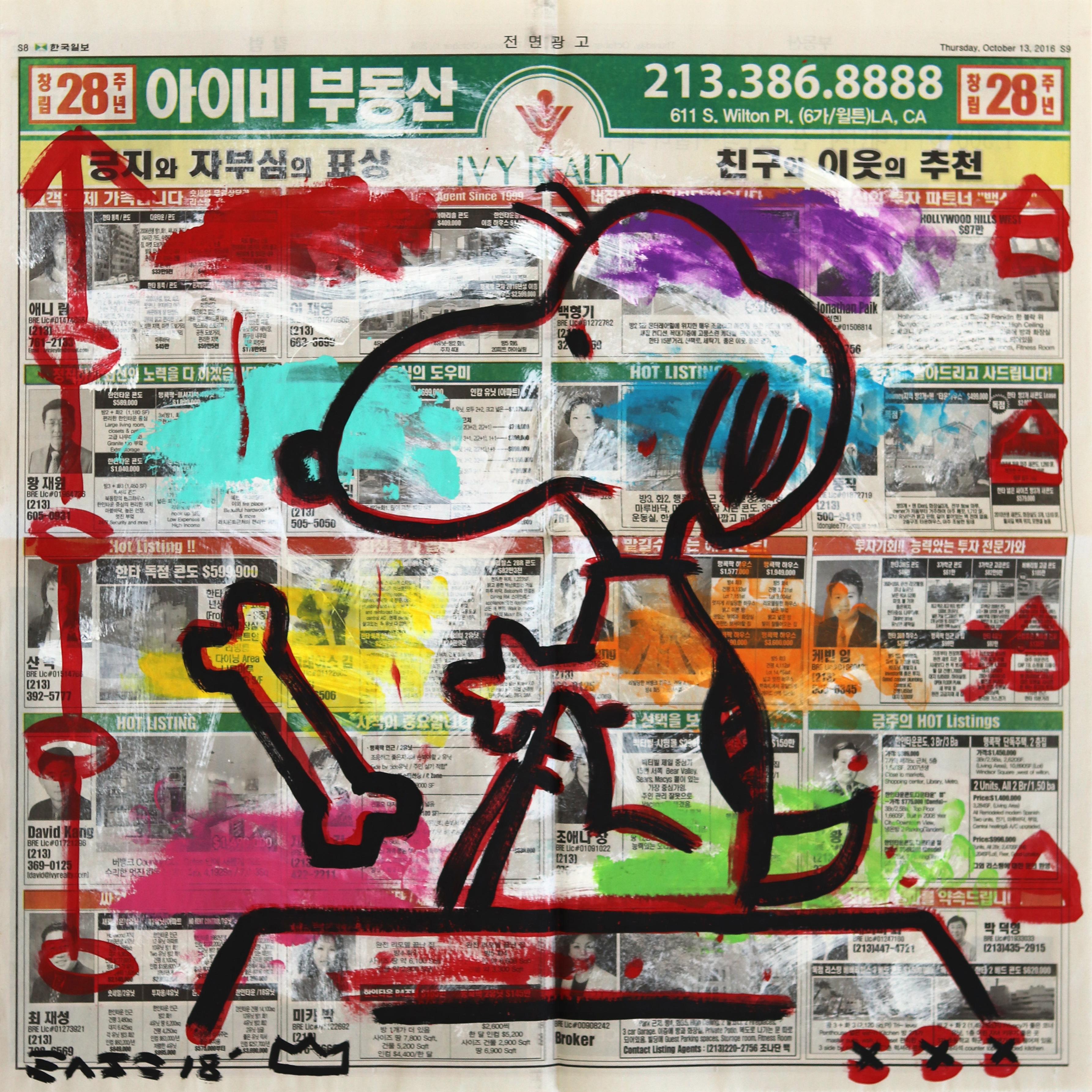 „Snoopy And Bone“ Original farbenfrohe Straßenkunst in Zeitung von Gary John
