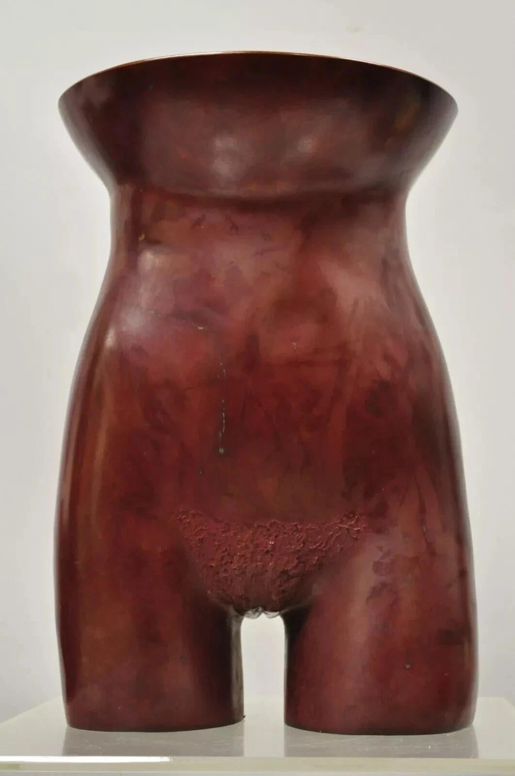 Vintage Gary Spradling (1951-2006) Torso femminile nudo in bronzo rosso brunito Scultura d'arte. L'oggetto è costruito in bronzo pesante, firmato 