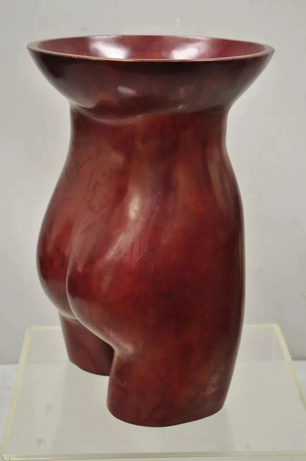 Moderno Gary Spradling (1951-2006) Torso femminile nudo in bronzo rosso brunito Scultura d'arte in vendita