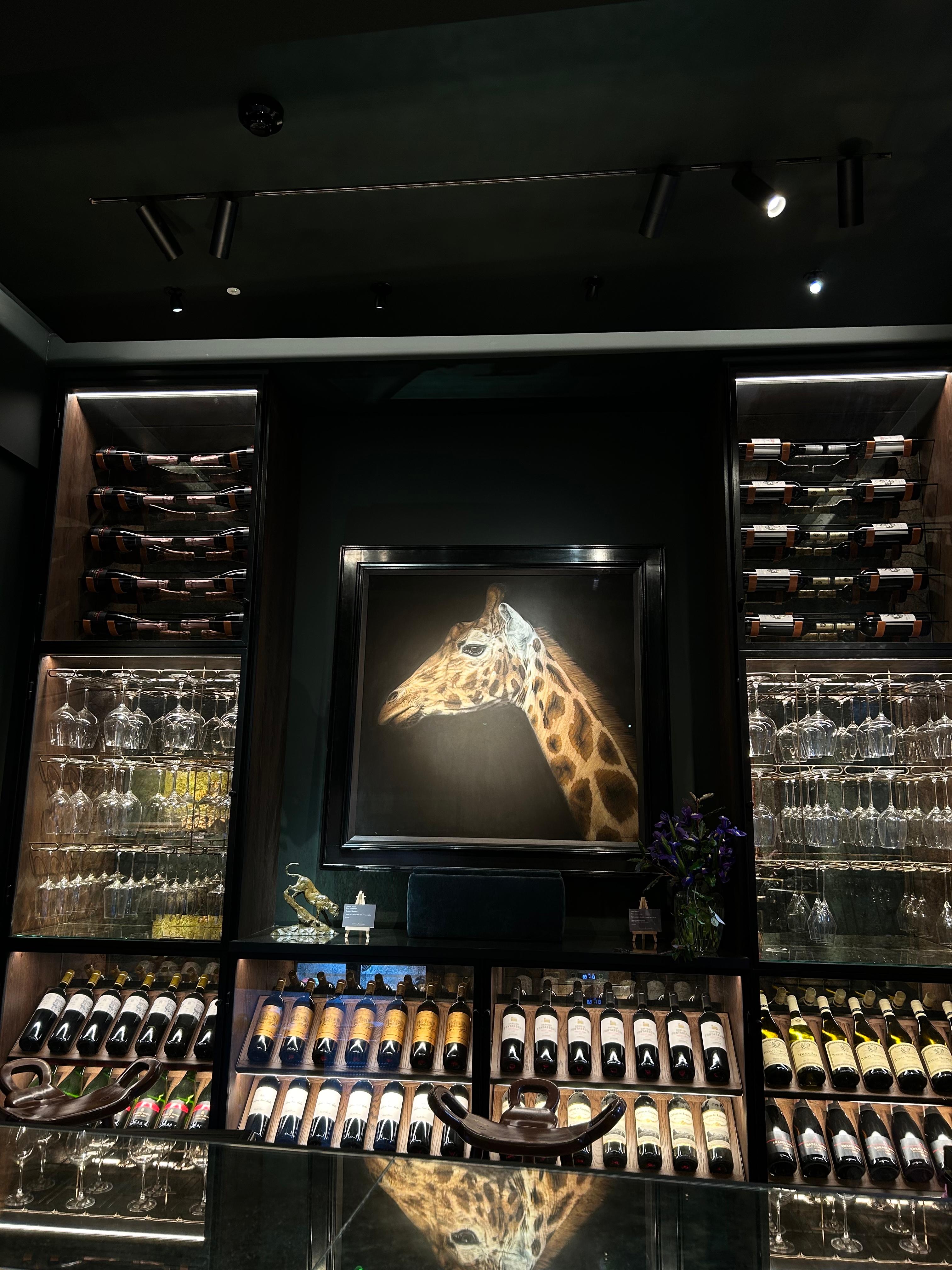 Giraffa di Rothschild, Grande come la vita III, ritratto realista di una giraffa 4