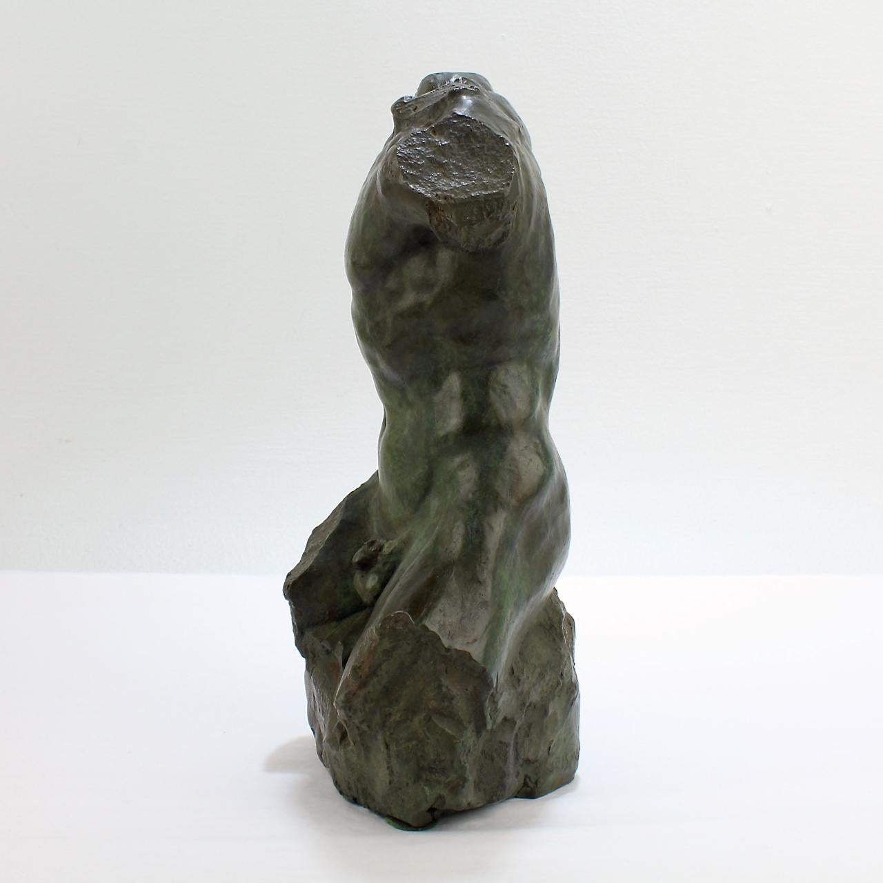 Moderne Sculpture de torse masculin nu en bronze de Gary Weisman en vente