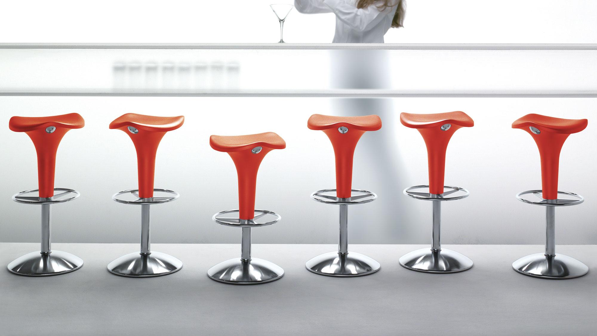 XXIe siècle et contemporain Tabouret selle réglable au gaz Rexite Zanzibar design Raul Barbieri - Rouge en vente