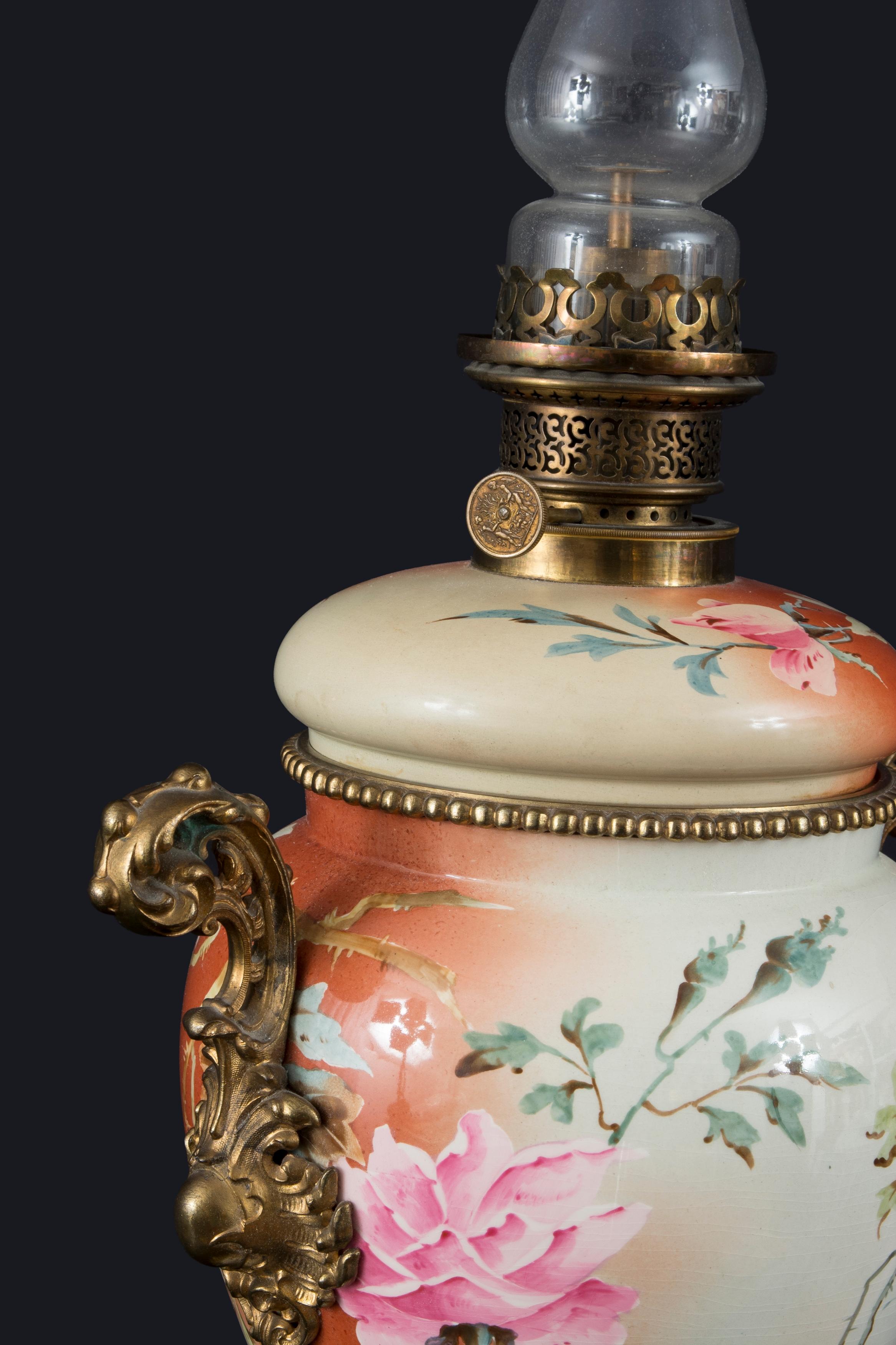 Européen Lampe à gaz en verre:: bronze doré et porcelaine émaillée:: 19ème siècle en vente