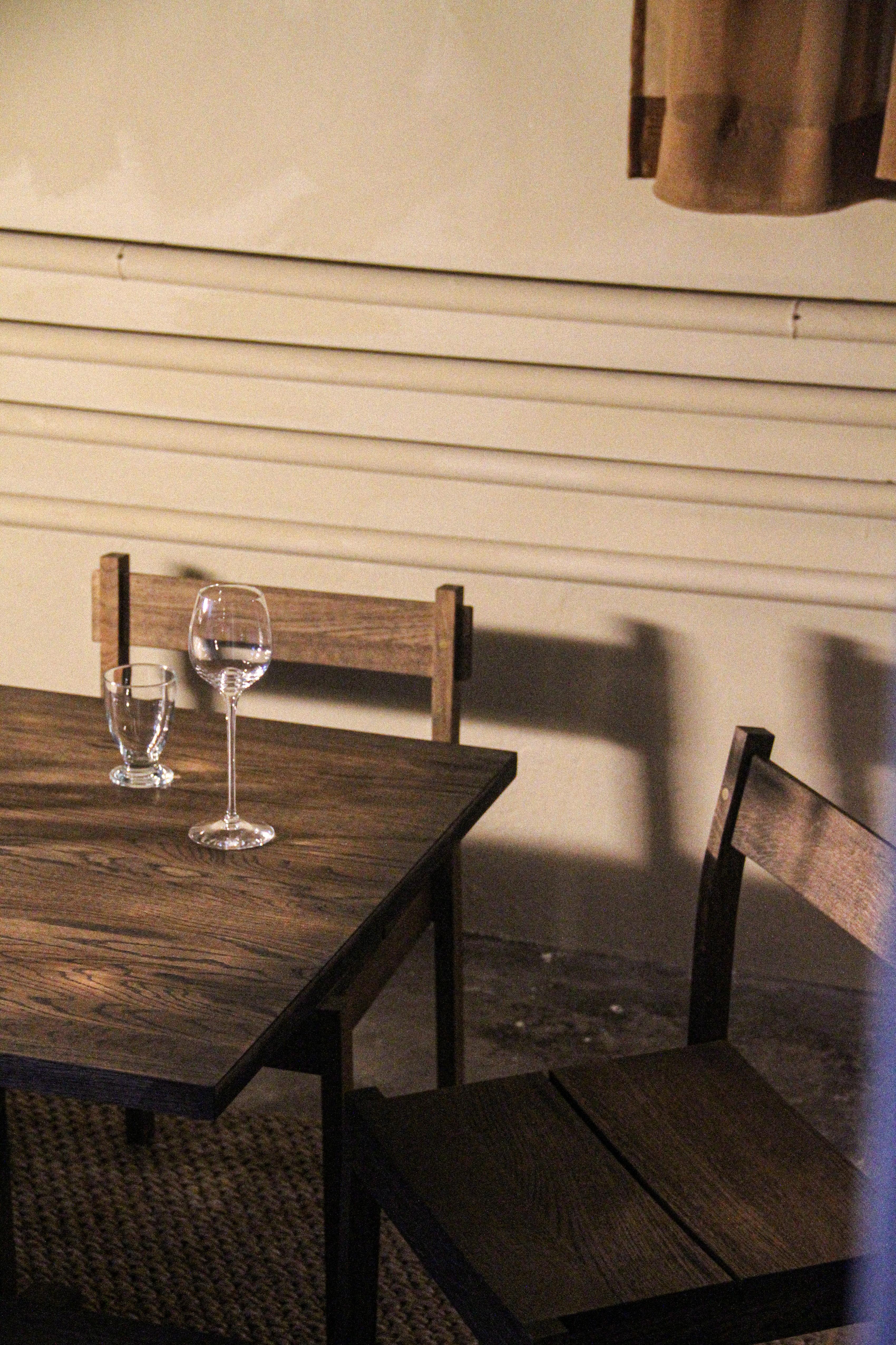 Gaspard Dark Oak and Brass Dining Table 180 by Eberhart Furniture Neuf - En vente à Geneve, CH