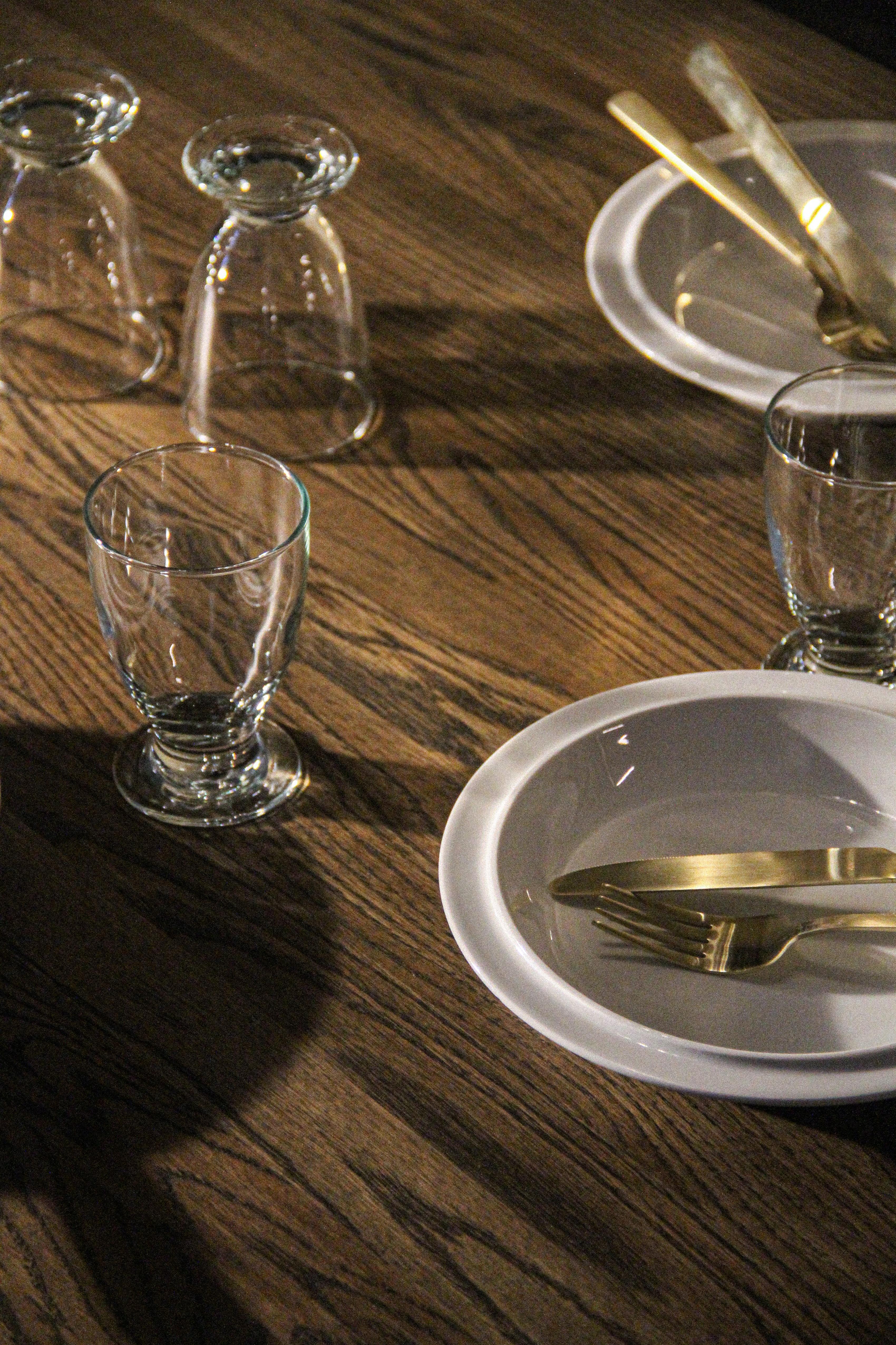 Gaspard Dark Oak and Brass Dining Table 180 by Eberhart Furniture en vente 1