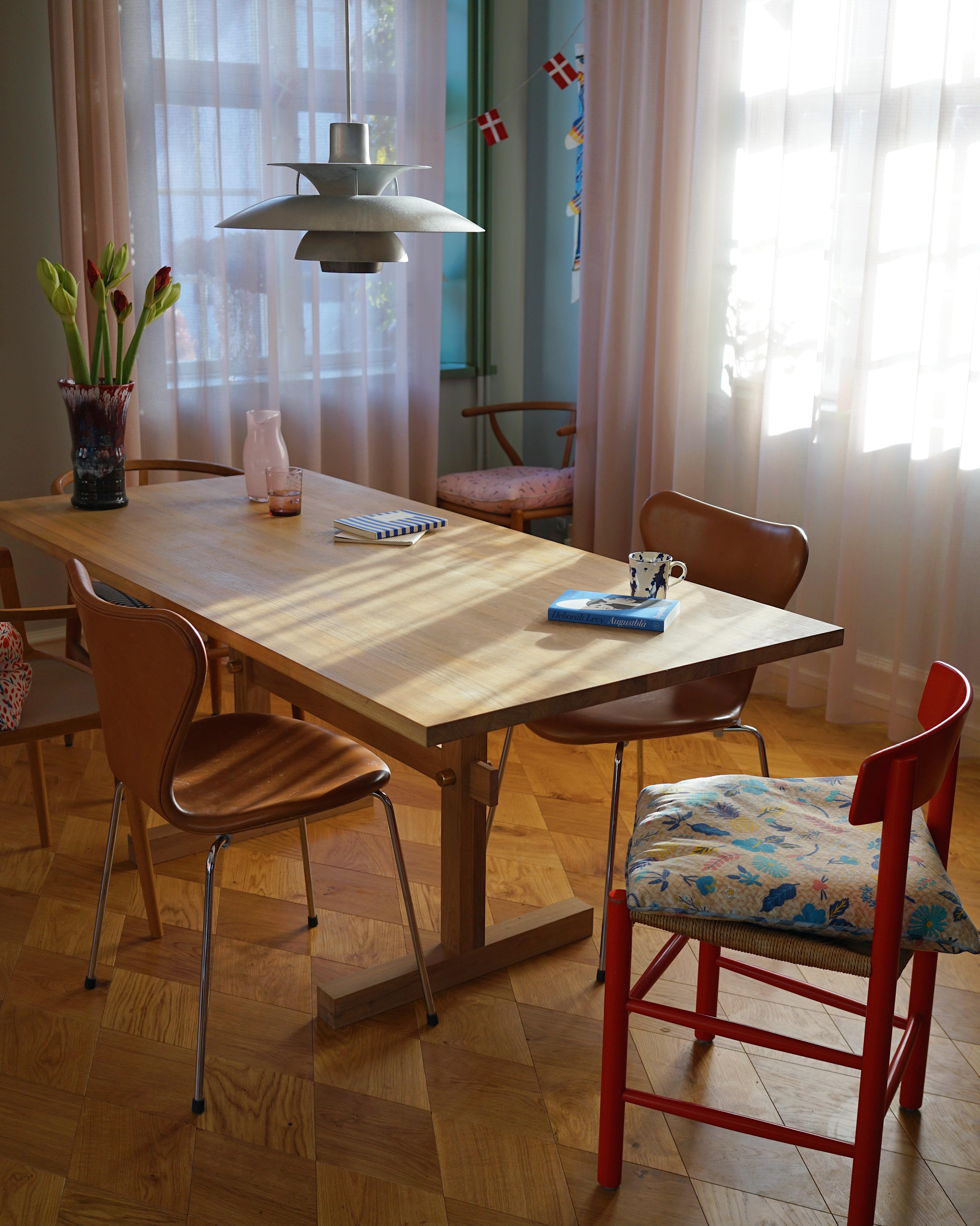 Gaspard Light Oak and Brass Dining Table 180 by Eberhart Furniture en vente 6