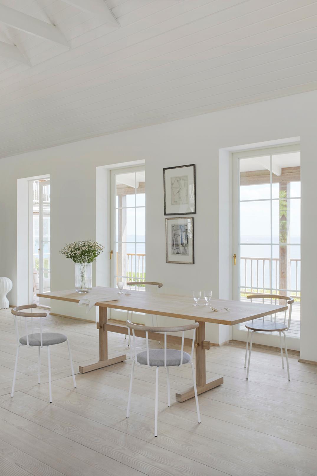 Gaspard Light Oak and Brass Dining Table 240 by Eberhart Furniture en vente 8