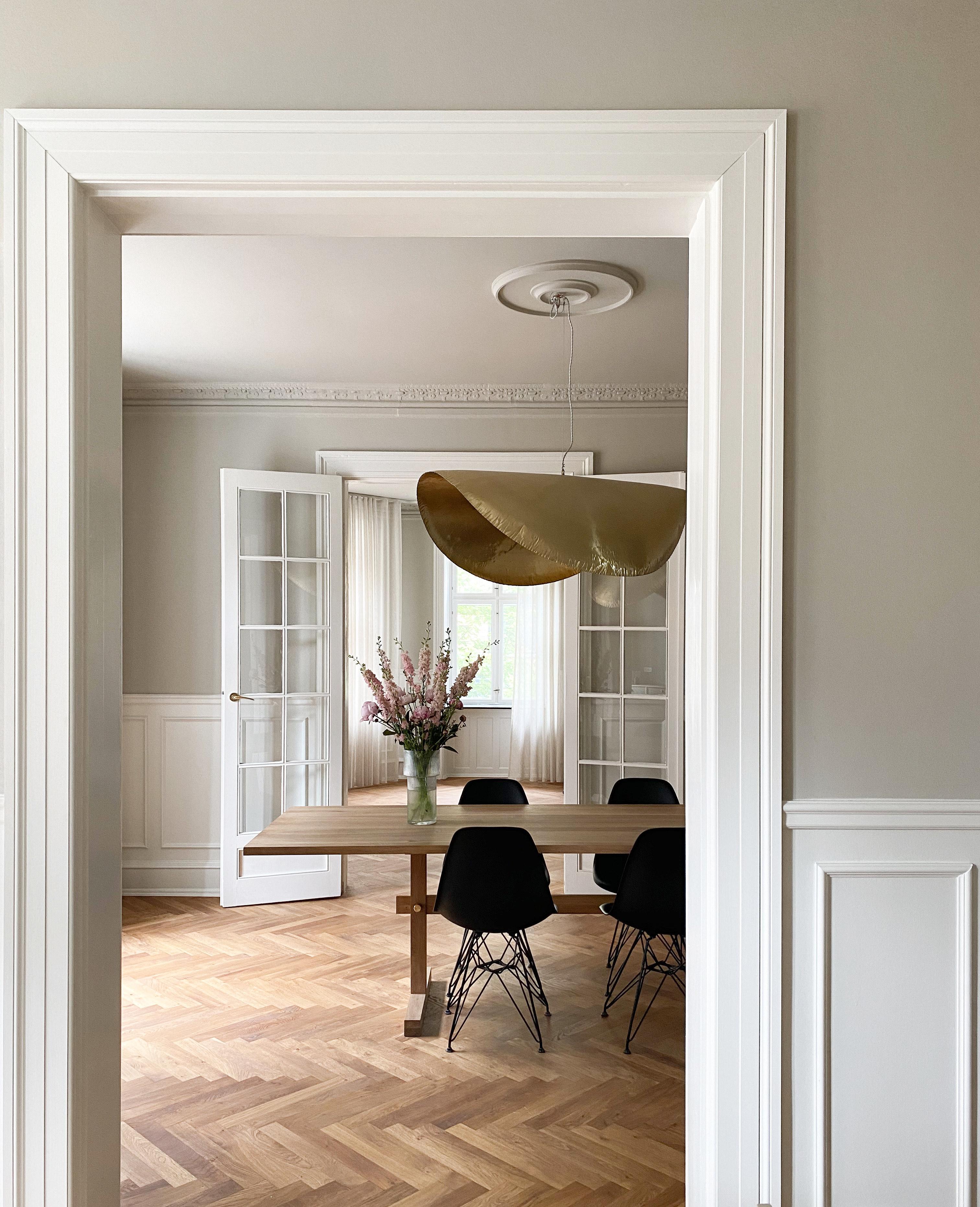 Gaspard Light Oak and Brass Dining Table 240 by Eberhart Furniture en vente 12