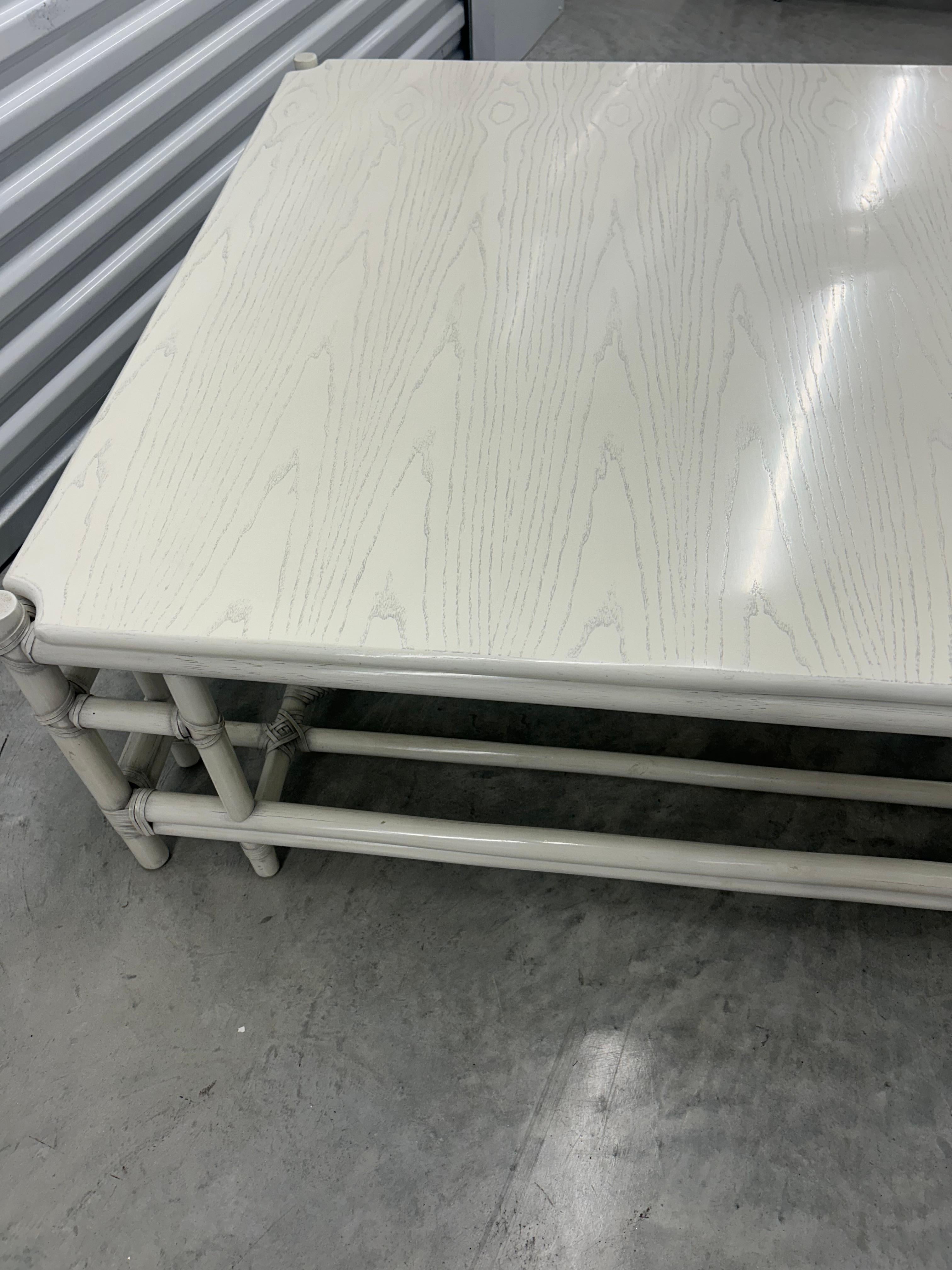 Gasparucci Italo signé grande table basse en laque blanche... deux autres disponibles en vente 5